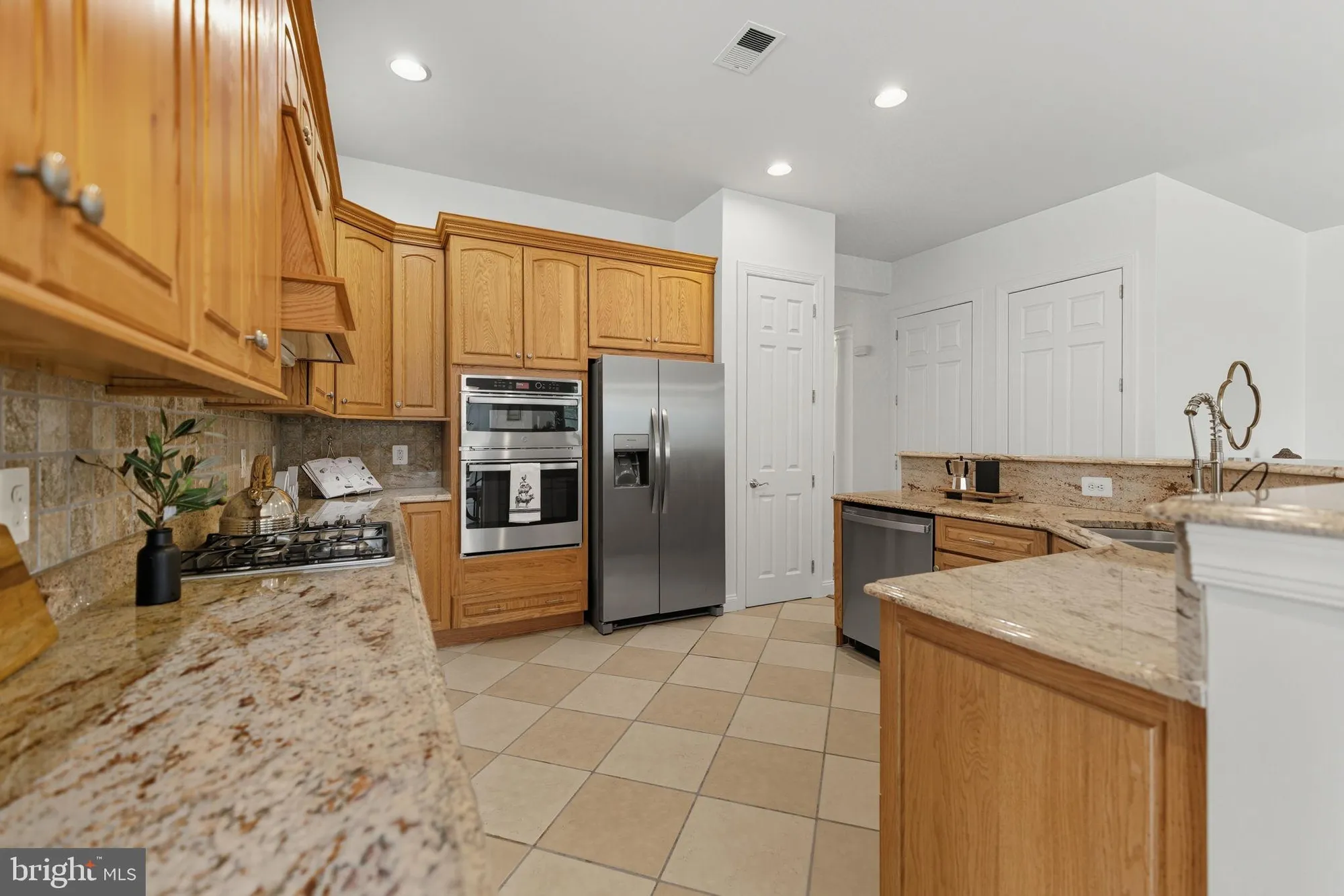 Property Slideshow image 15 of 57 | 15691 alderbrook dr, Haymarket, VA, 20169