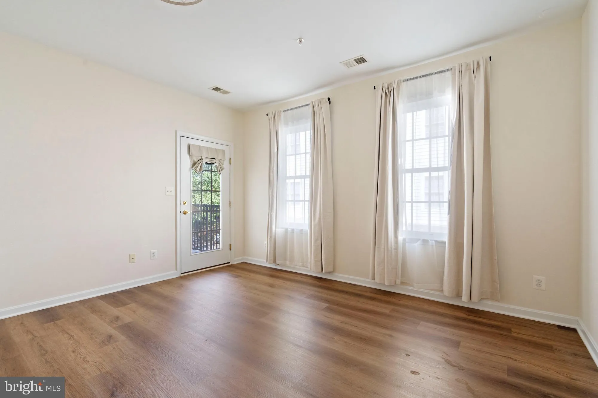 Property Slideshow image 27 of 48 | 20745 royal palace sq 210, Sterling, VA, 20165