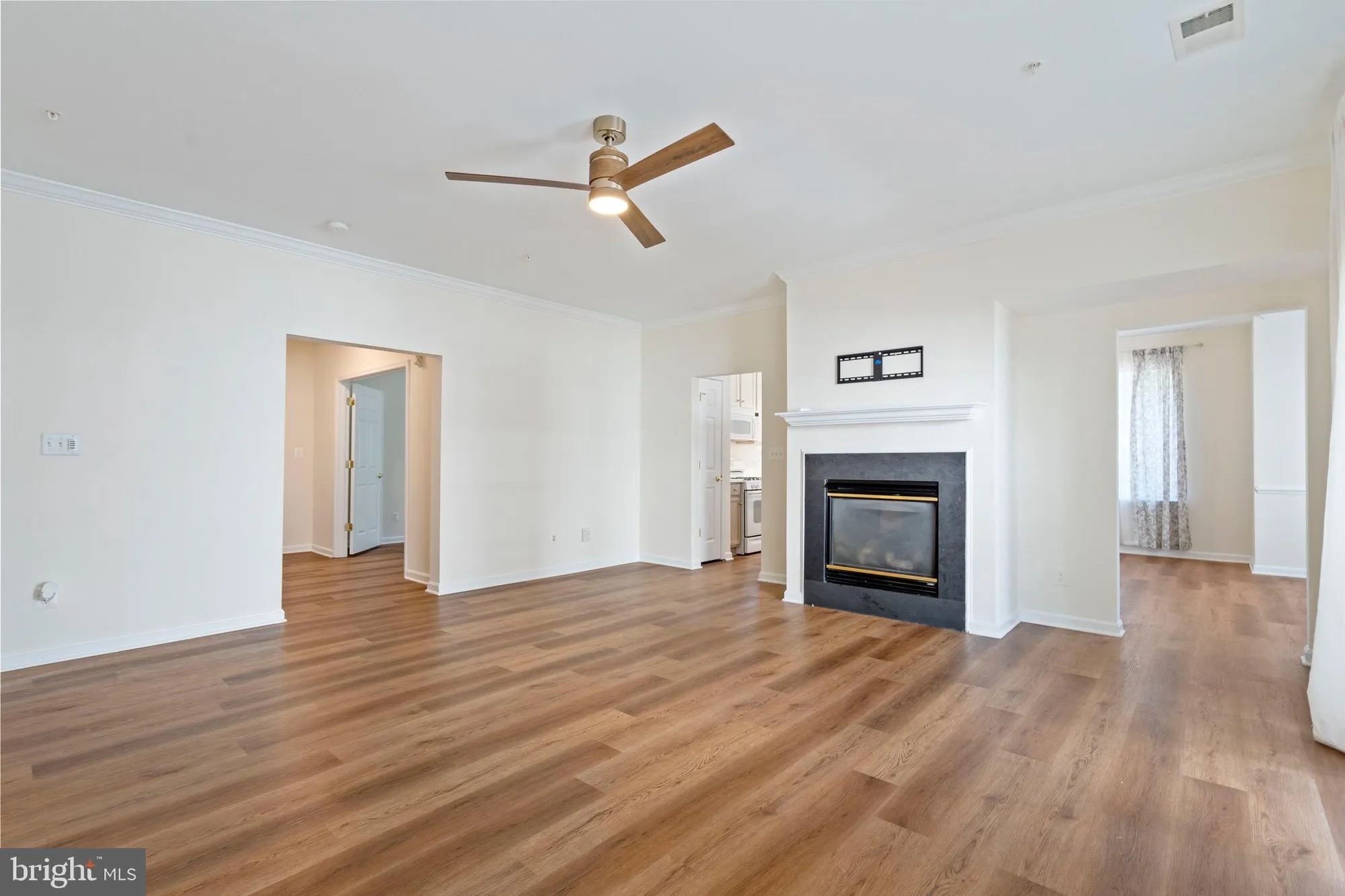 Property Slideshow image 11 of 48 | 20745 royal palace sq 210, Sterling, VA, 20165