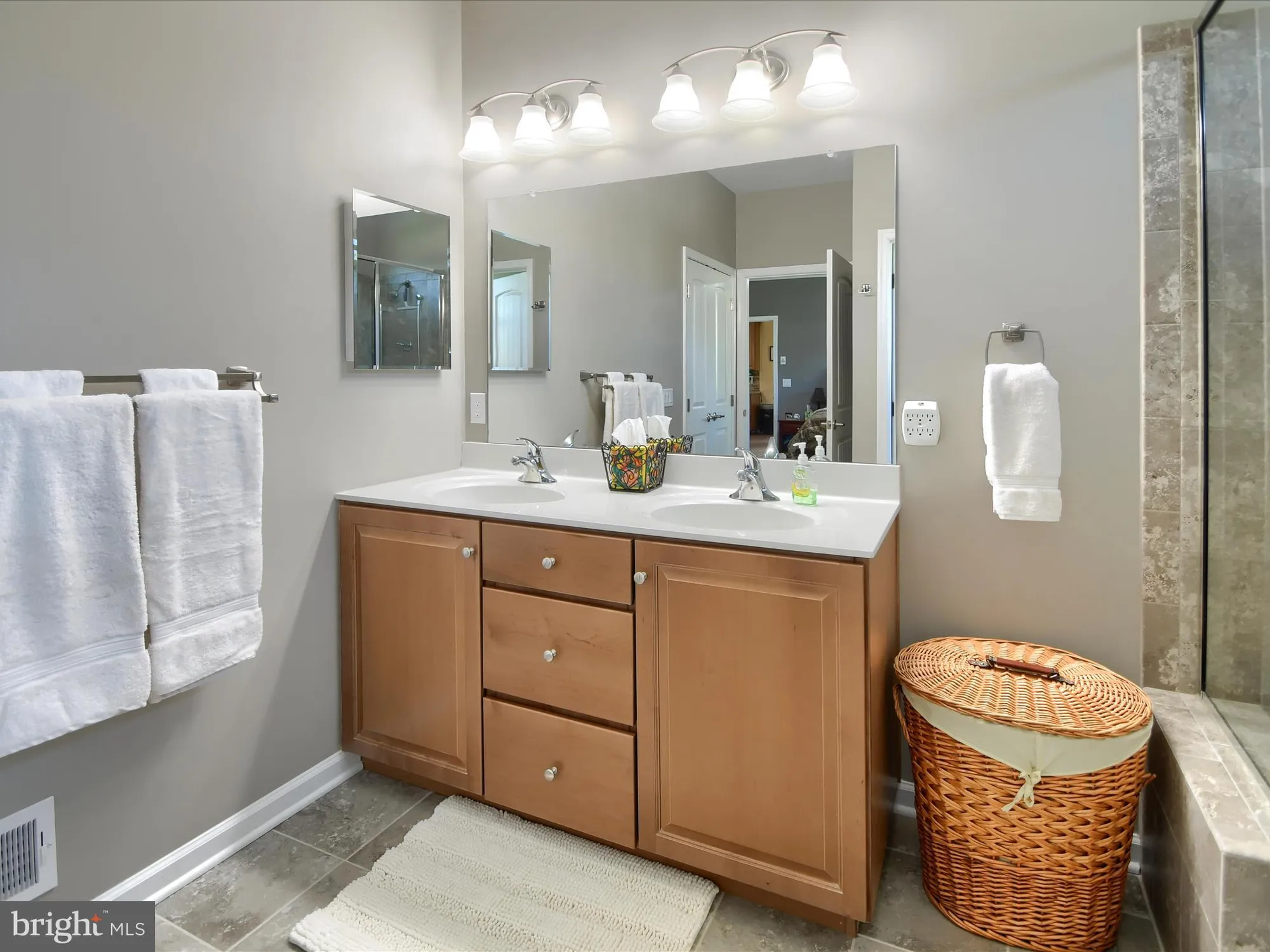 Property Slideshow image 22 of 47 | 3623 daylily dr, Emmaus, PA, 18049