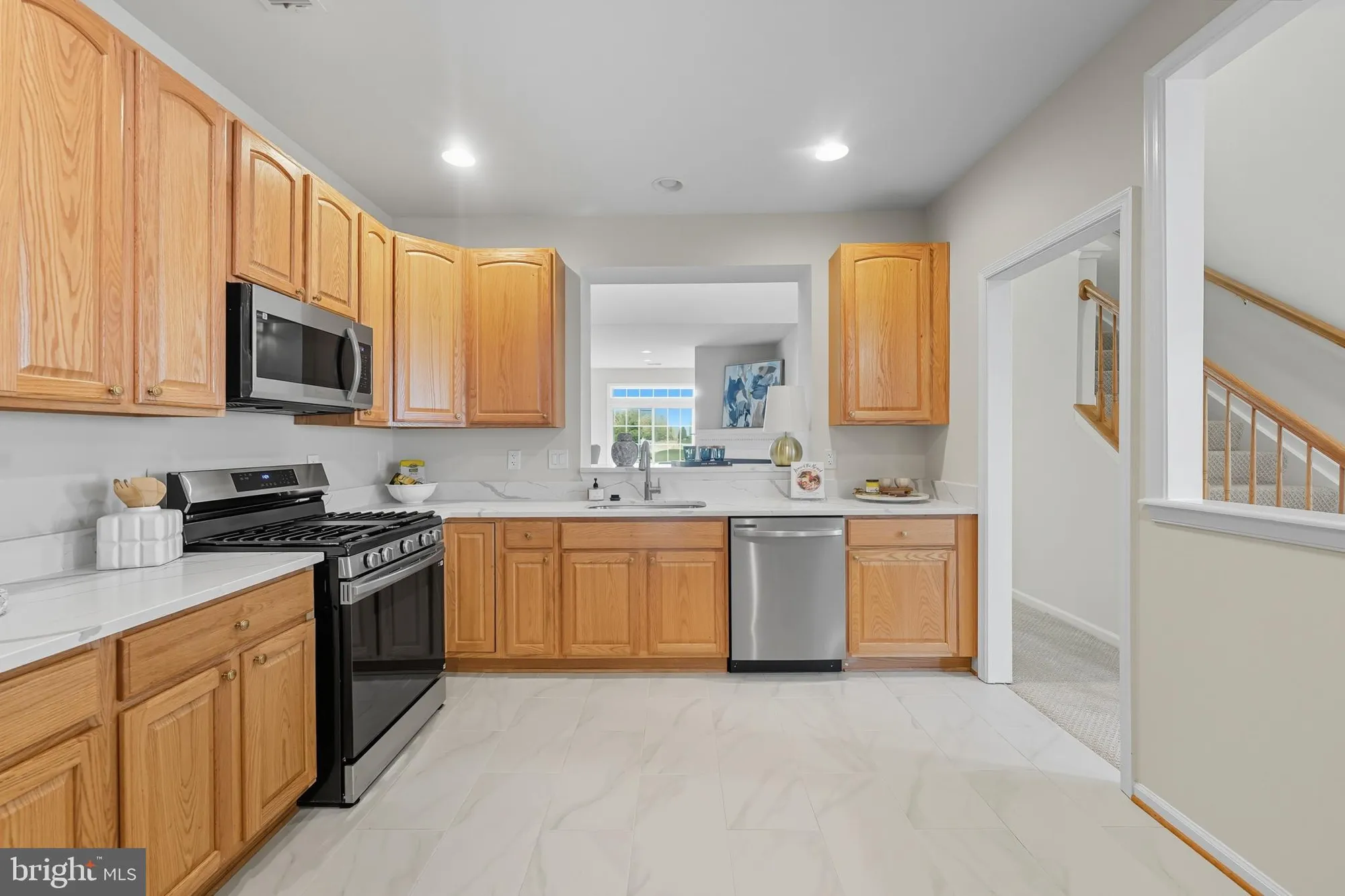 Property Slideshow image 10 of 30 | 6066 halverton pl, Gainesville, VA, 20155