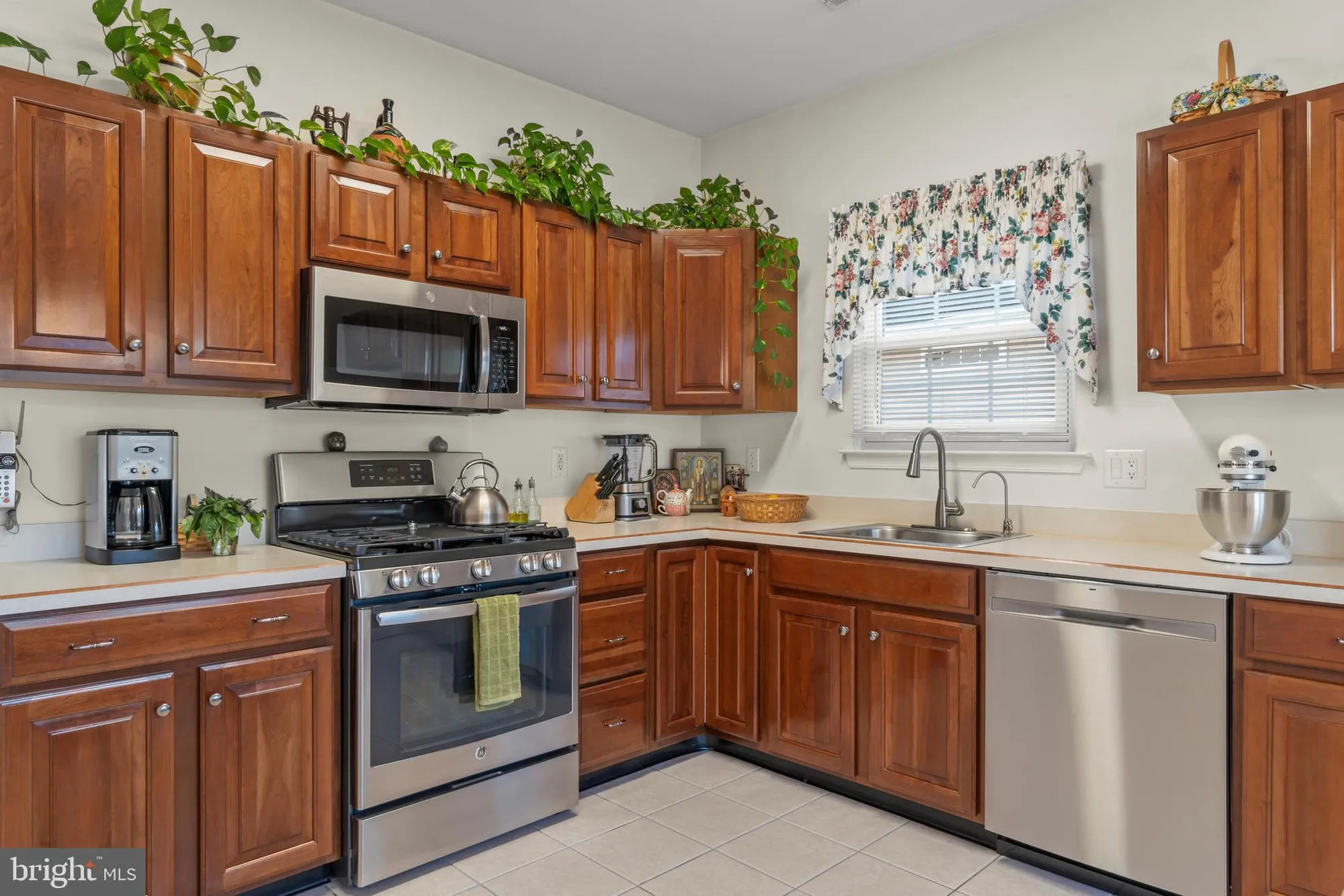 Property Slideshow image 7 of 18 | 9 dutchess ct, Southampton, NJ, 08088