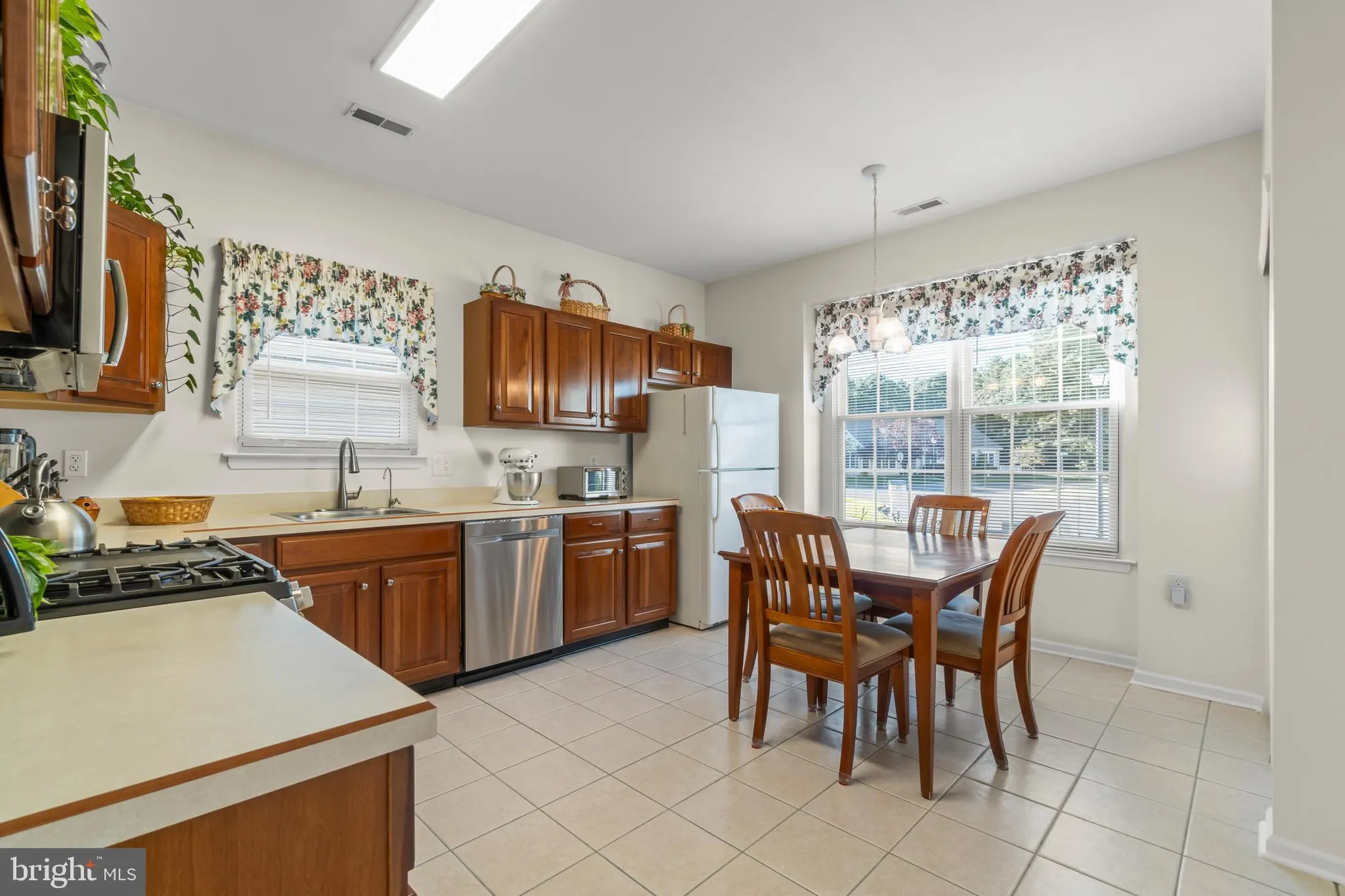 Property Slideshow image 8 of 18 | 9 dutchess ct, Southampton, NJ, 08088