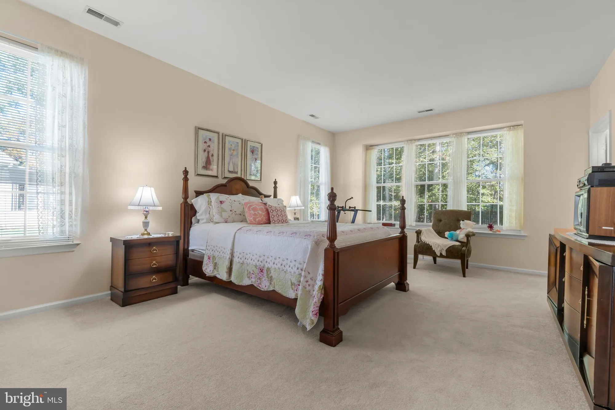 Property Slideshow image 13 of 18 | 9 dutchess ct, Southampton, NJ, 08088