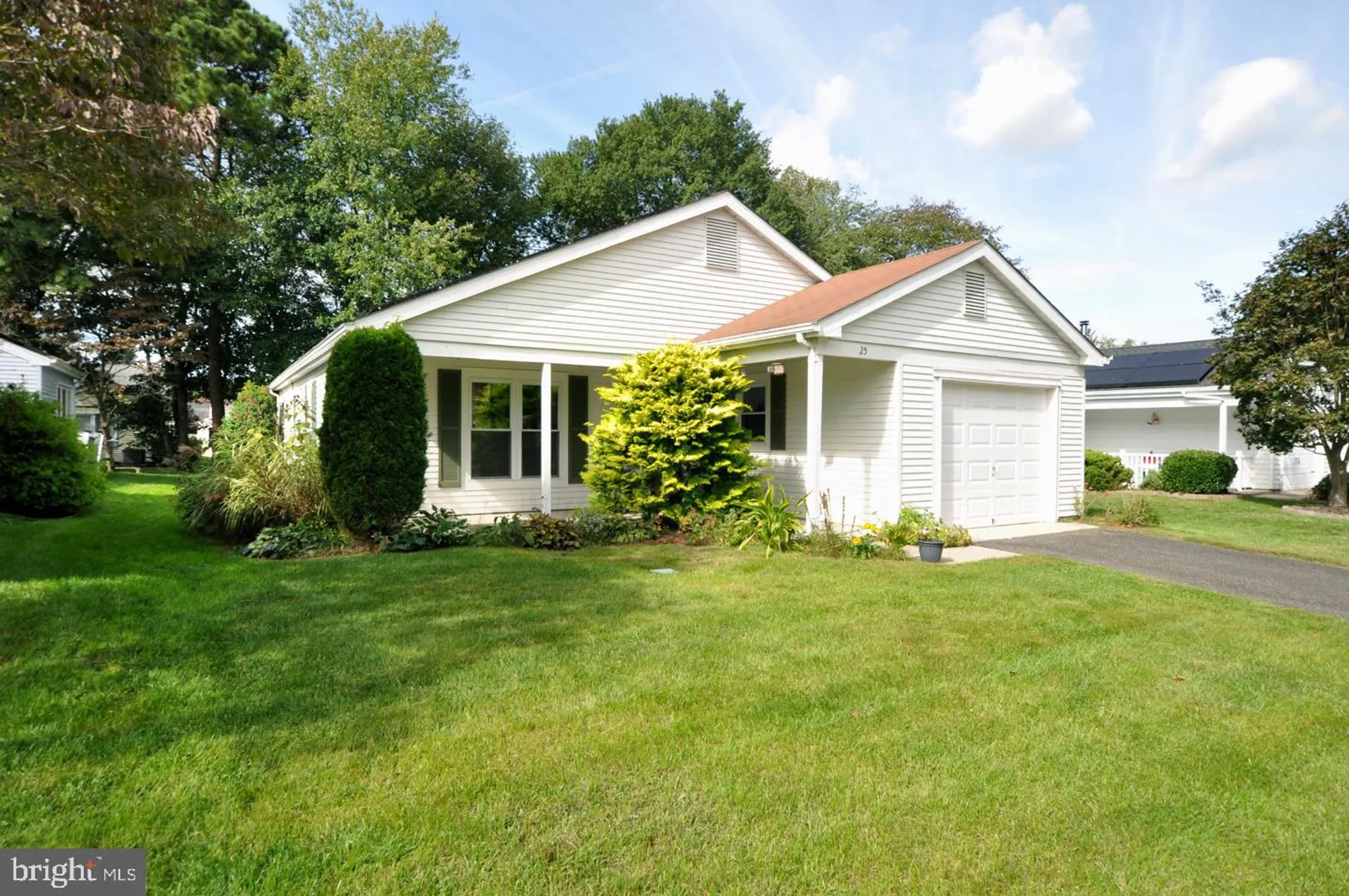 Property Slideshow image 2 of 27 | 25 dunstable rd, Southampton, NJ, 08088