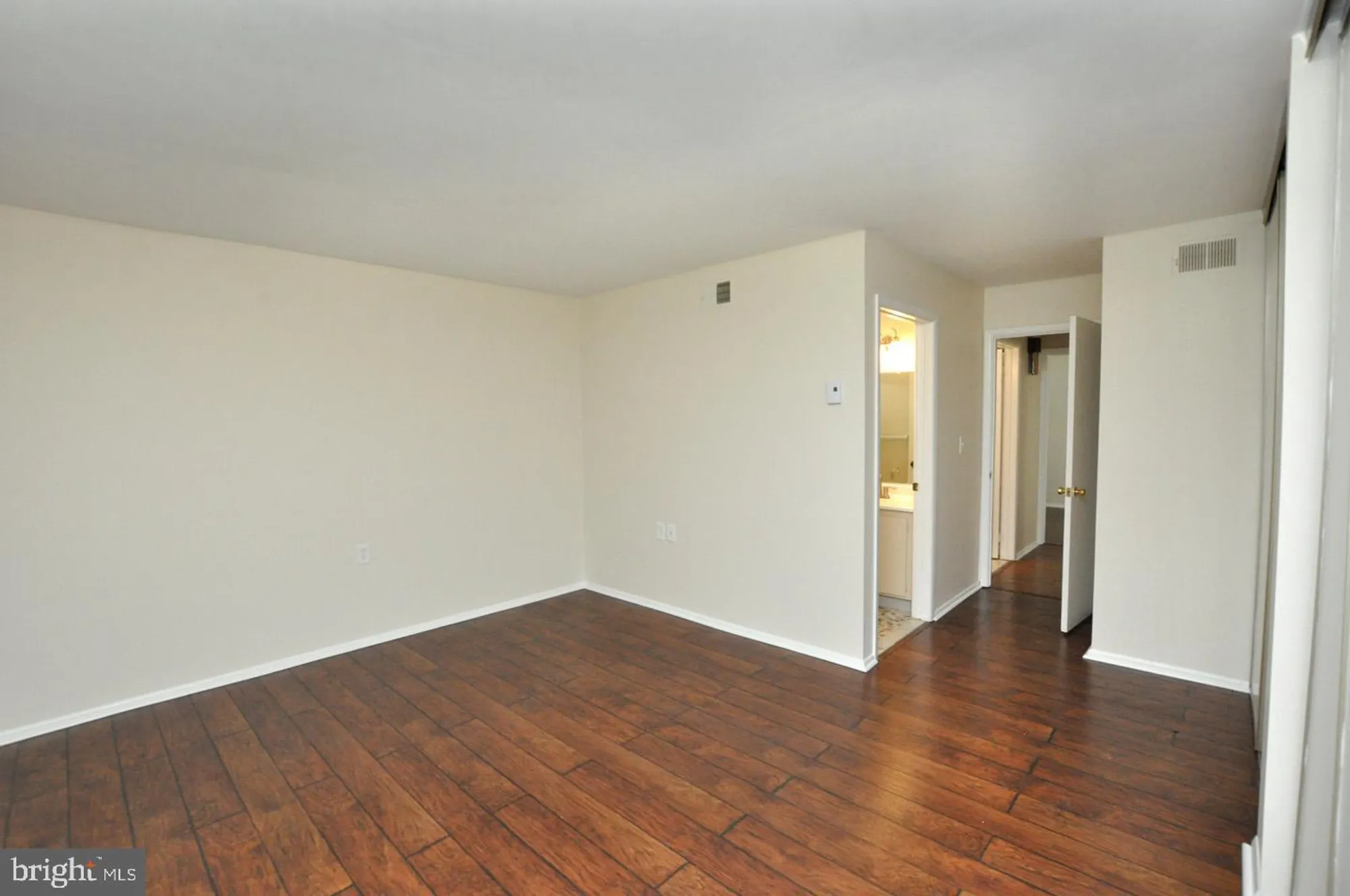 Property Slideshow image 18 of 27 | 25 dunstable rd, Southampton, NJ, 08088