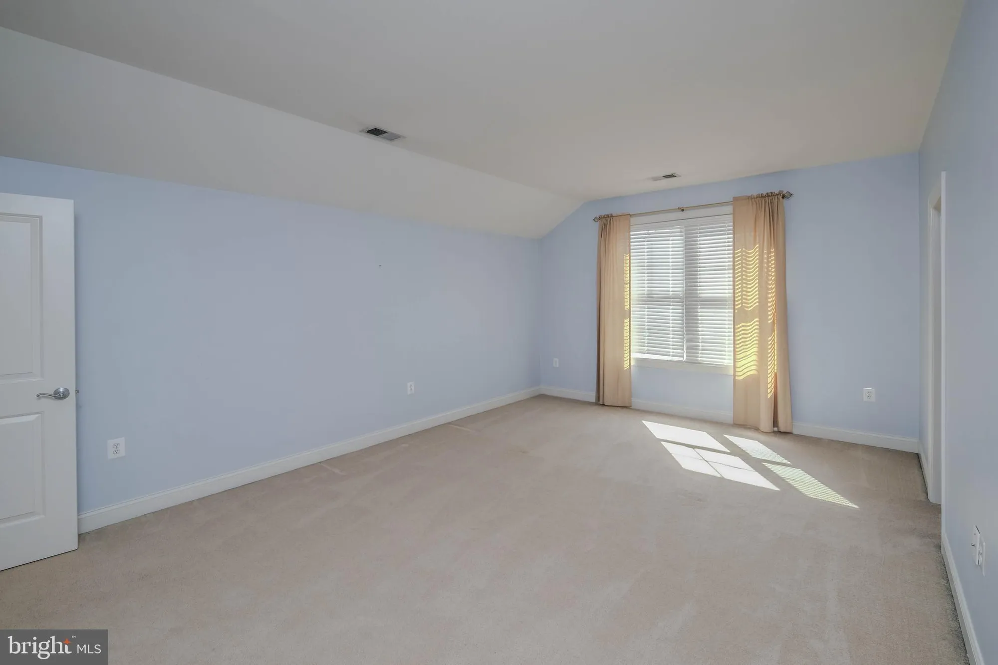 Property Slideshow image 101 of 117 | 117 harvester dr, Lake Frederick, VA, 22630