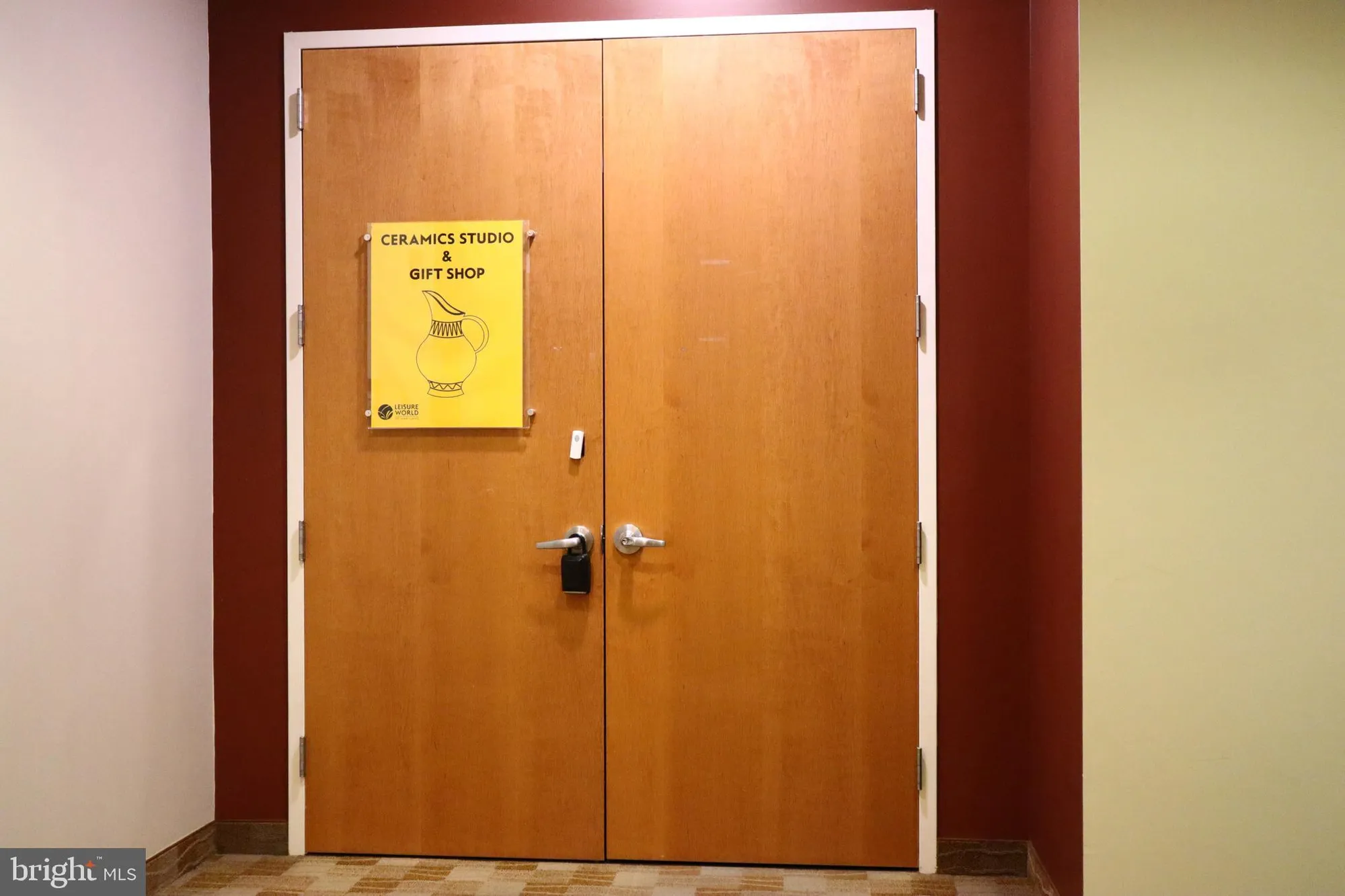 Property Slideshow image 41 of 53 | 15107 interlachen dr 2-119, Silver Spring, MD, 20906