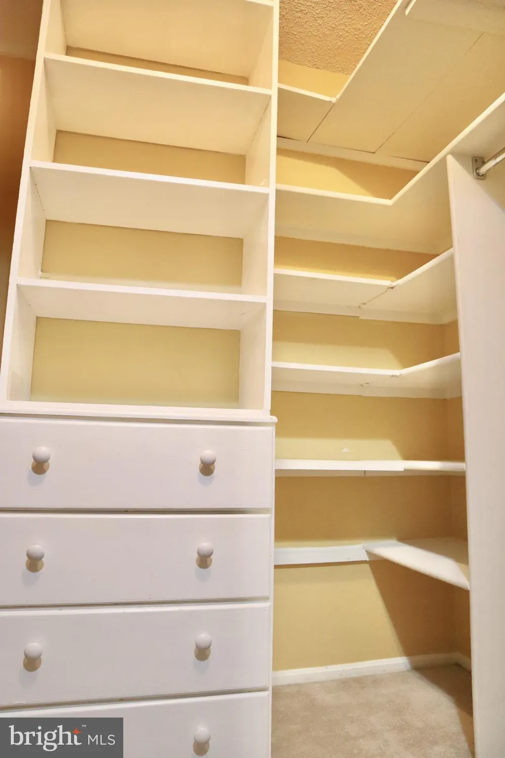 Property Slideshow image 18 of 53 | 15107 interlachen dr 2-119, Silver Spring, MD, 20906