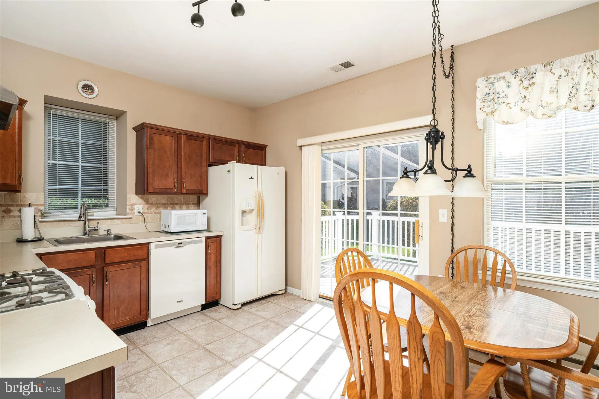 Property Slideshow image 8 of 25 | 193 burholme dr, Hamilton, NJ, 08691