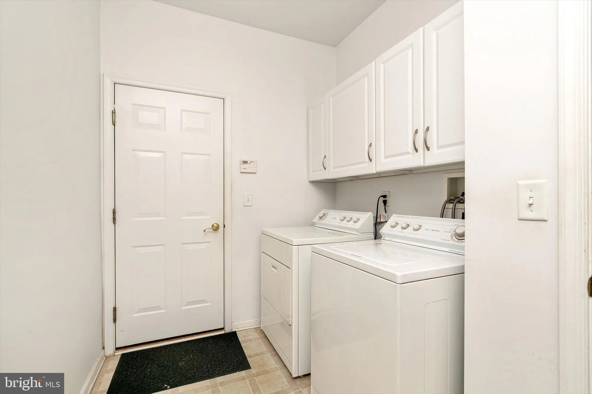 Property Slideshow image 16 of 25 | 193 burholme dr, Hamilton, NJ, 08691