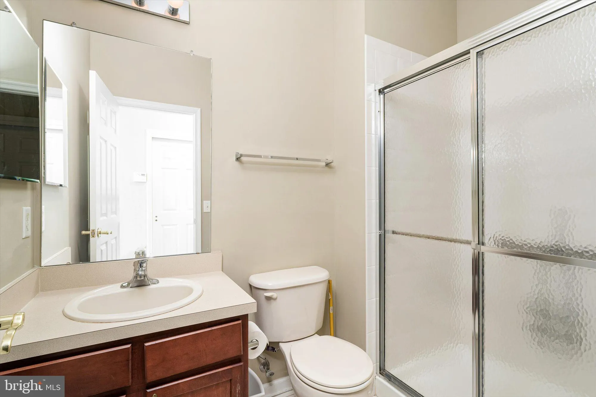 Property Slideshow image 20 of 25 | 193 burholme dr, Hamilton, NJ, 08691