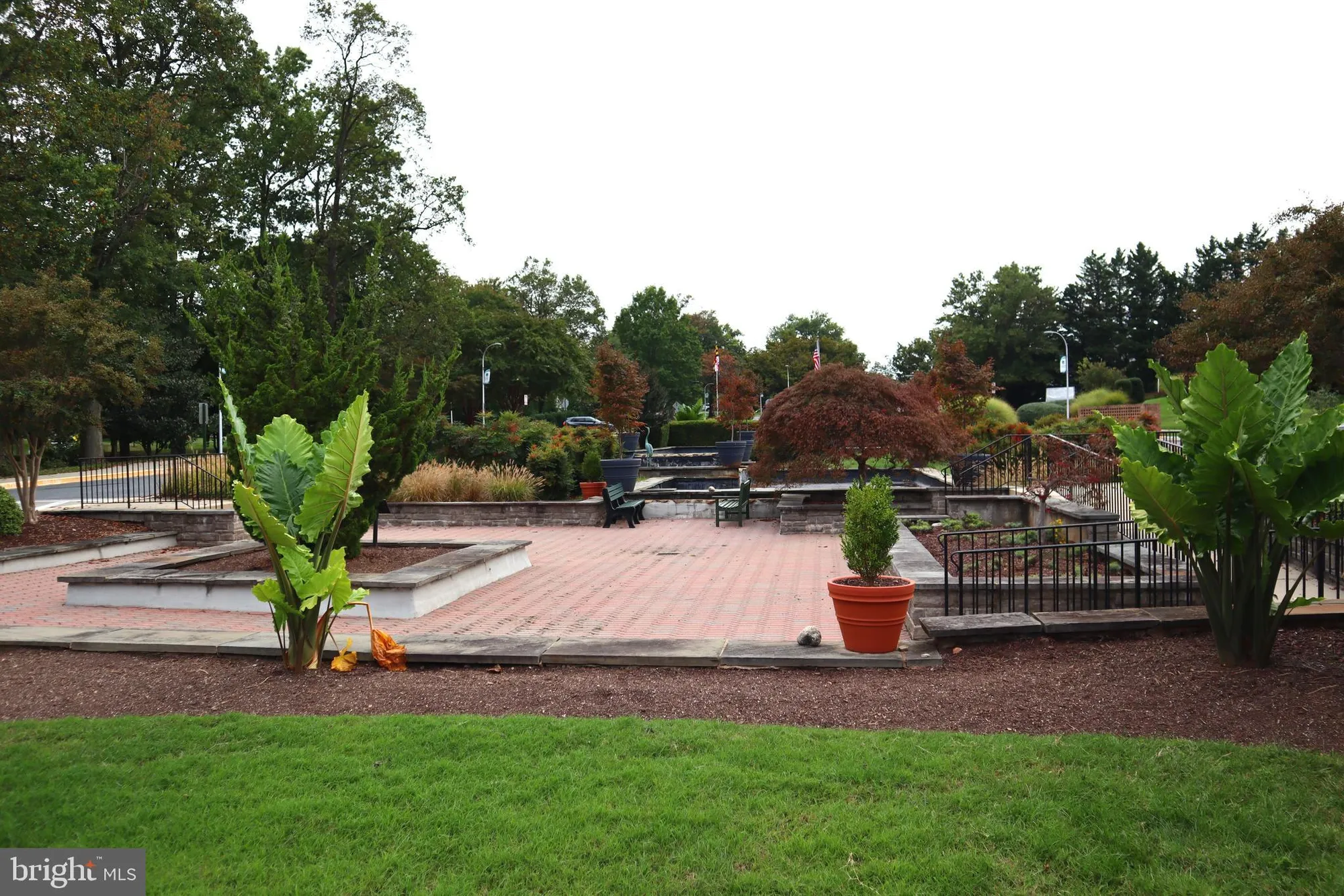 Property Slideshow image 26 of 53 | 15107 interlachen dr 2-119, Silver Spring, MD, 20906