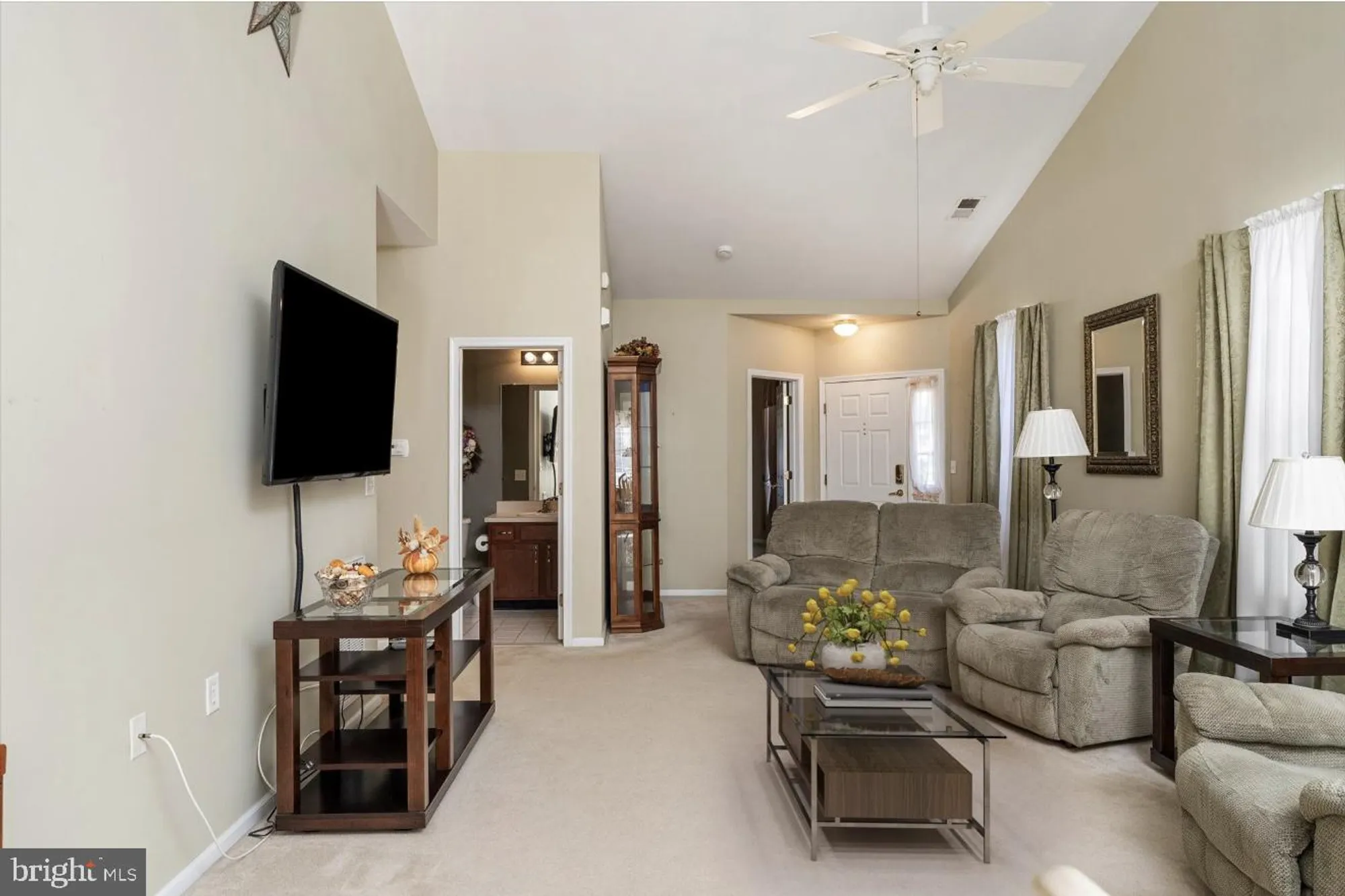 Property Slideshow image 6 of 25 | 193 burholme dr, Hamilton, NJ, 08691