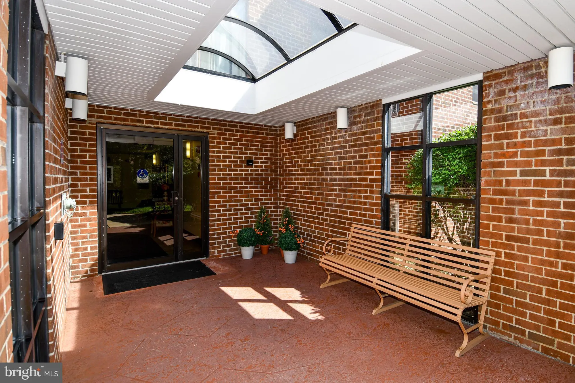 Property Slideshow image 5 of 36 | 15311 beaverbrook ct 90-2e, Silver Spring, MD, 20906