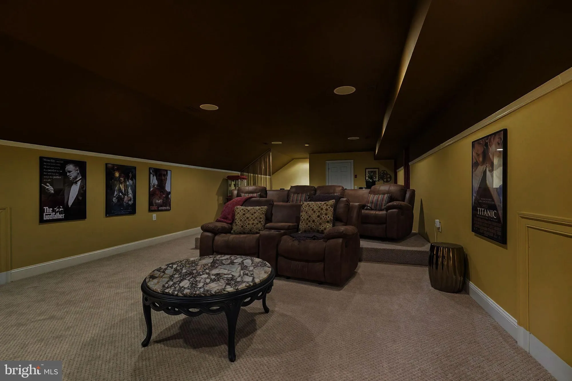 Property Slideshow image 27 of 36 | 95 rittenhouse cir, Newtown, PA, 18940