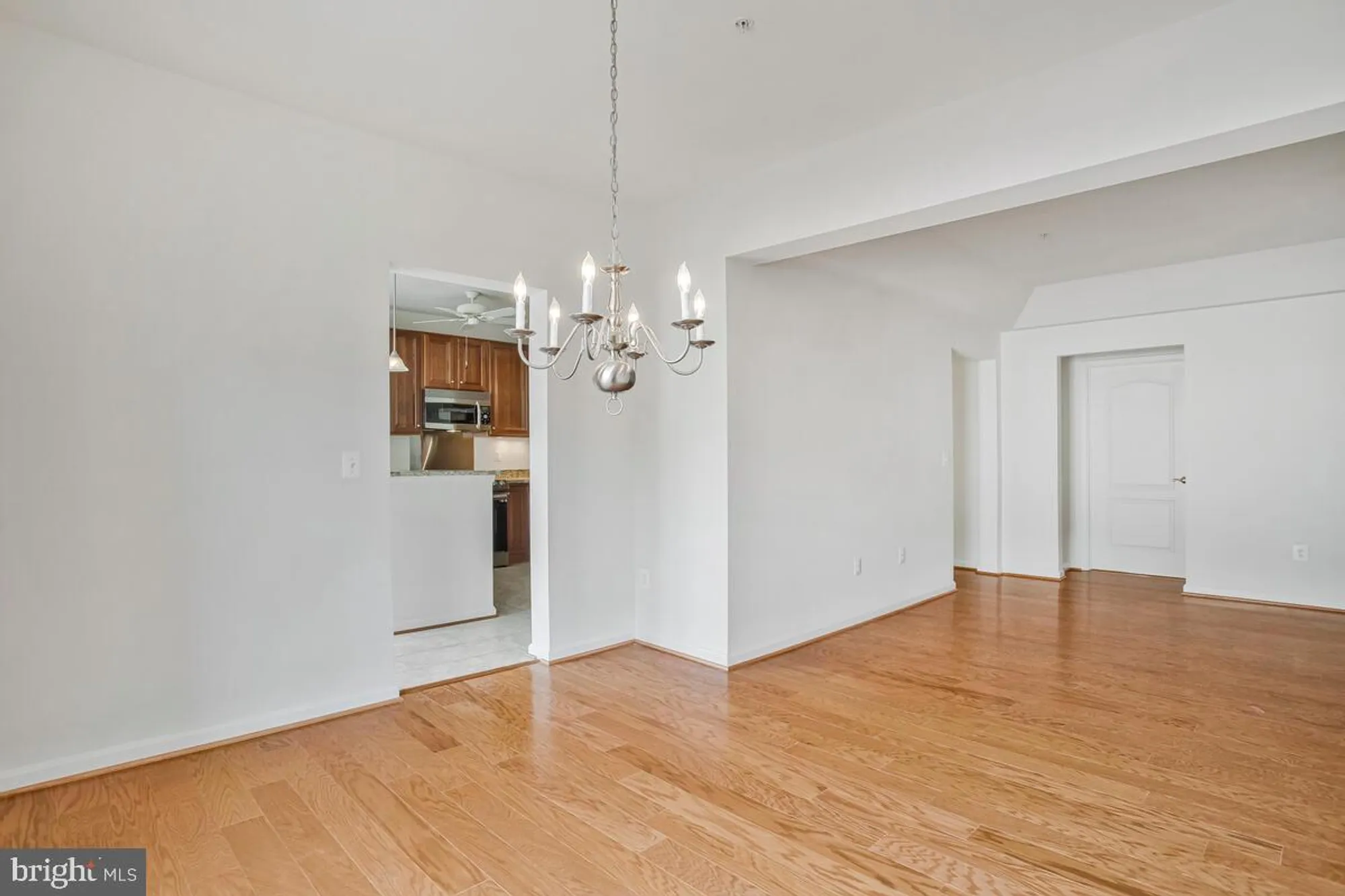 Property Slideshow image 19 of 70 | 7315 brookview rd 302, Elkridge, MD, 21075