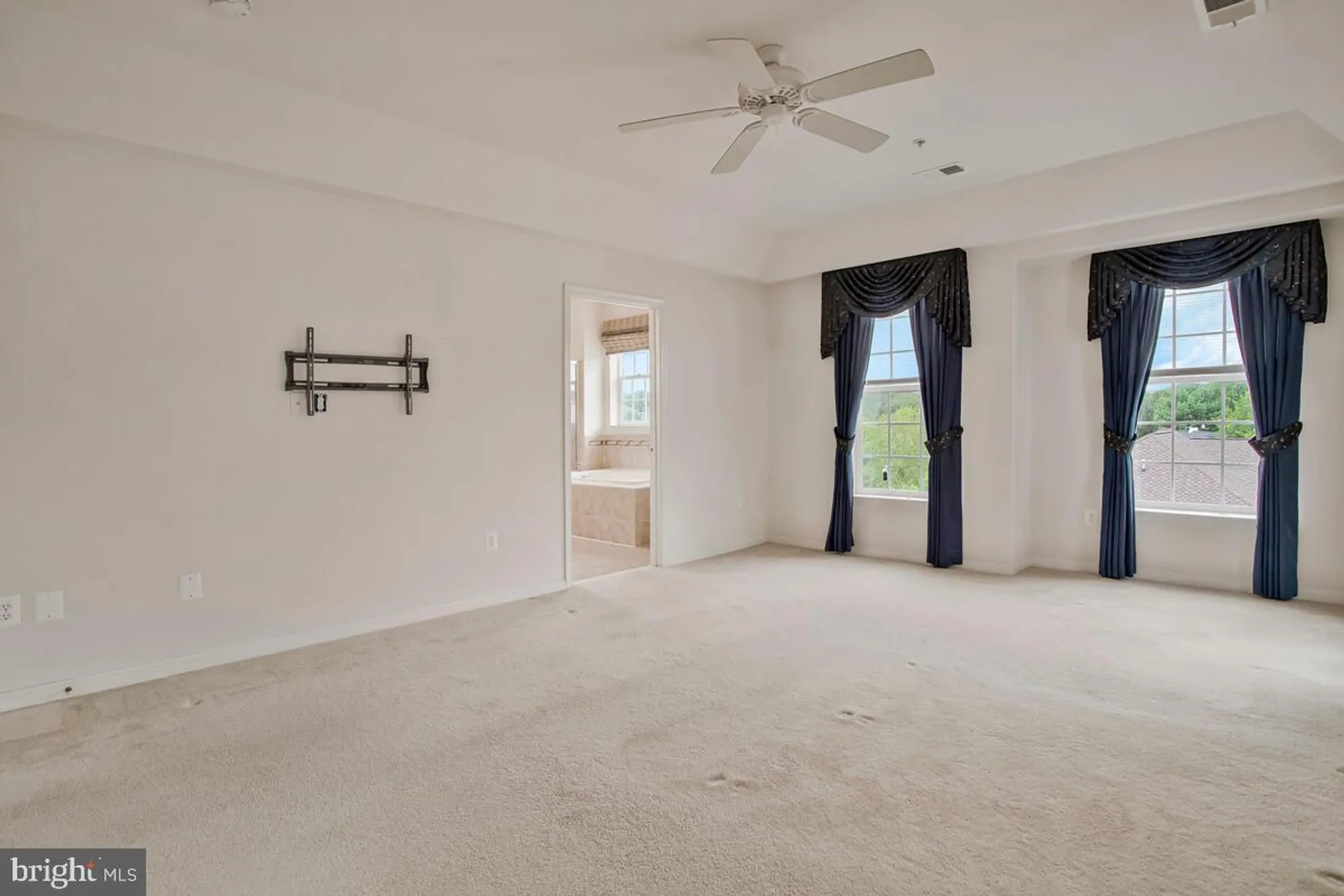 Property Slideshow image 28 of 70 | 7315 brookview rd 302, Elkridge, MD, 21075