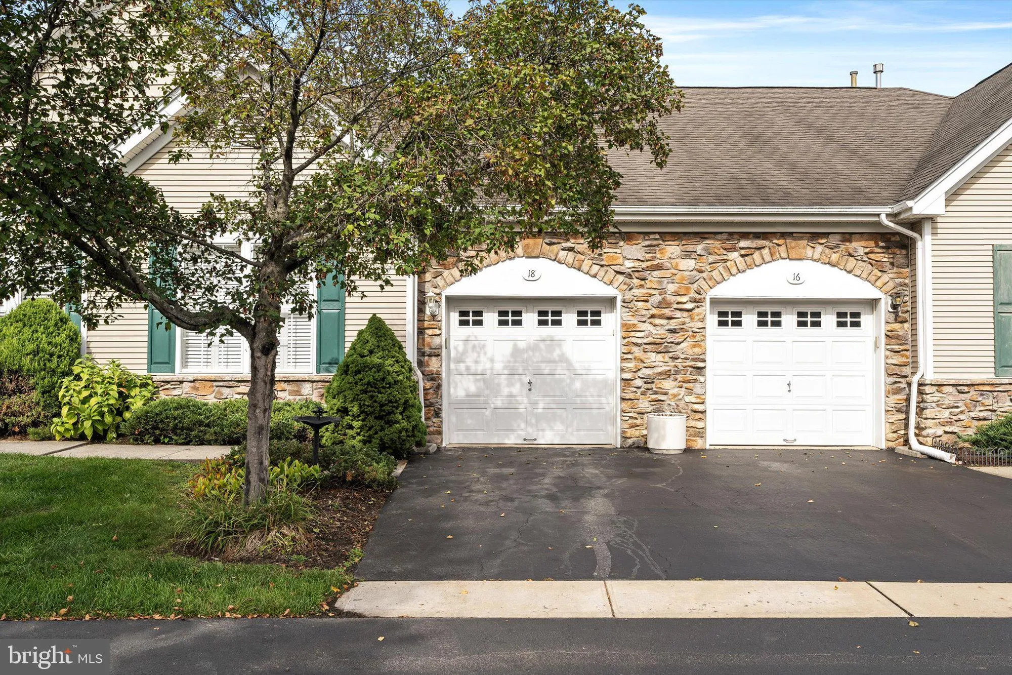 Property Slideshow image 3 of 28 | 18 goldfinch dr, Hamilton, NJ, 08690