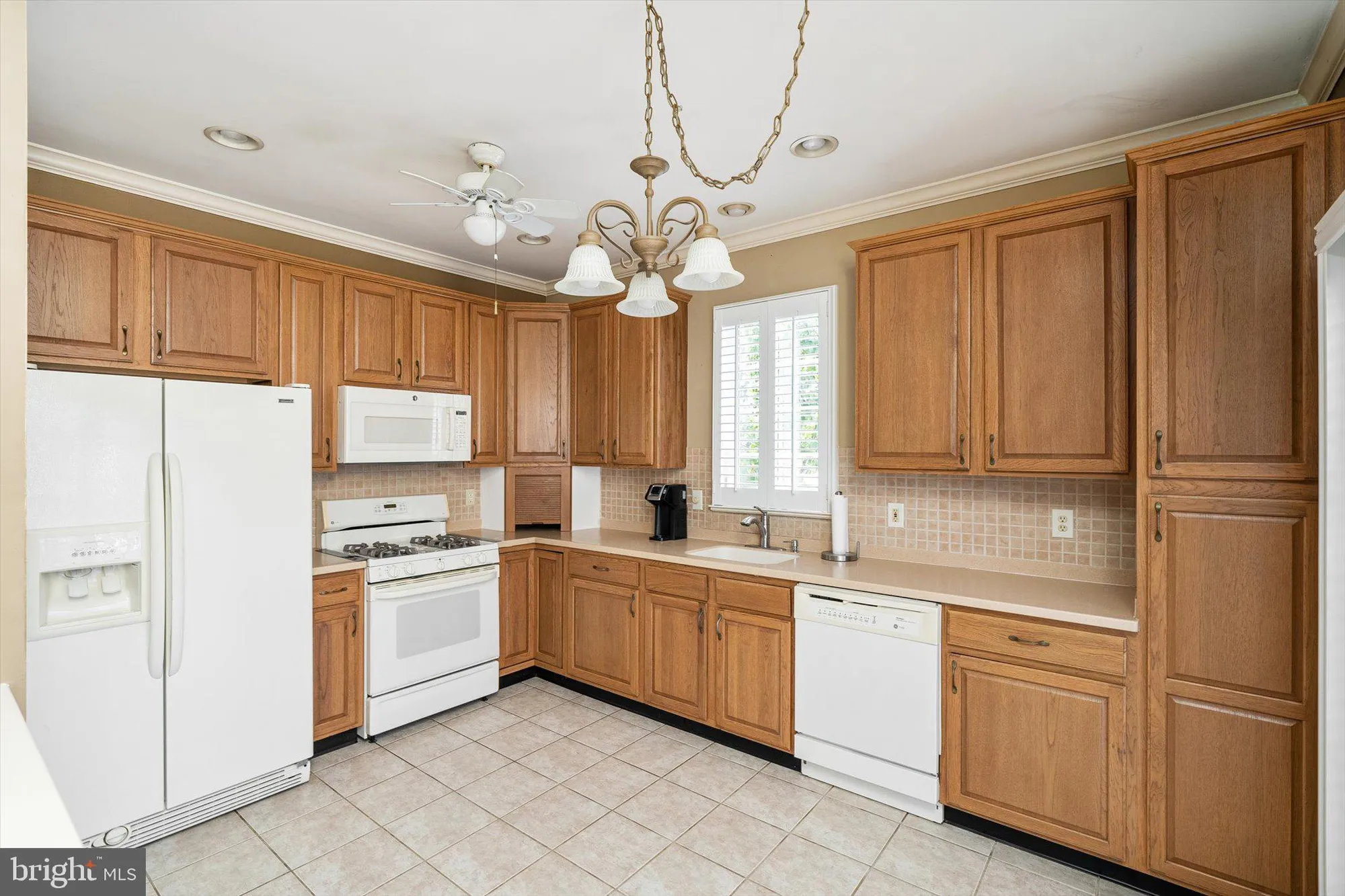Property Slideshow image 13 of 28 | 18 goldfinch dr, Hamilton, NJ, 08690