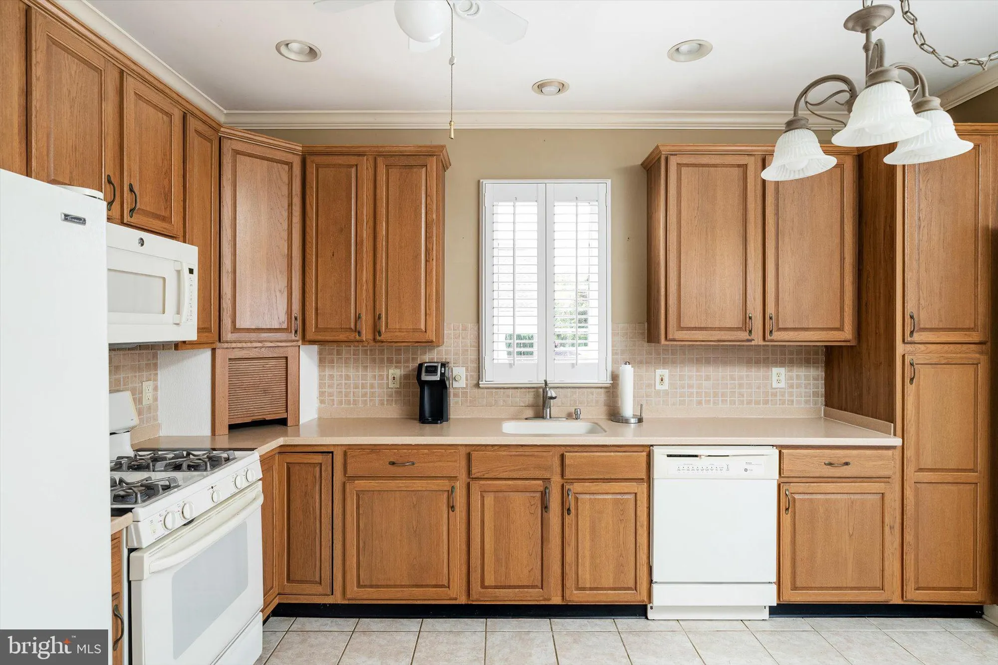 Property Slideshow image 14 of 28 | 18 goldfinch dr, Hamilton, NJ, 08690