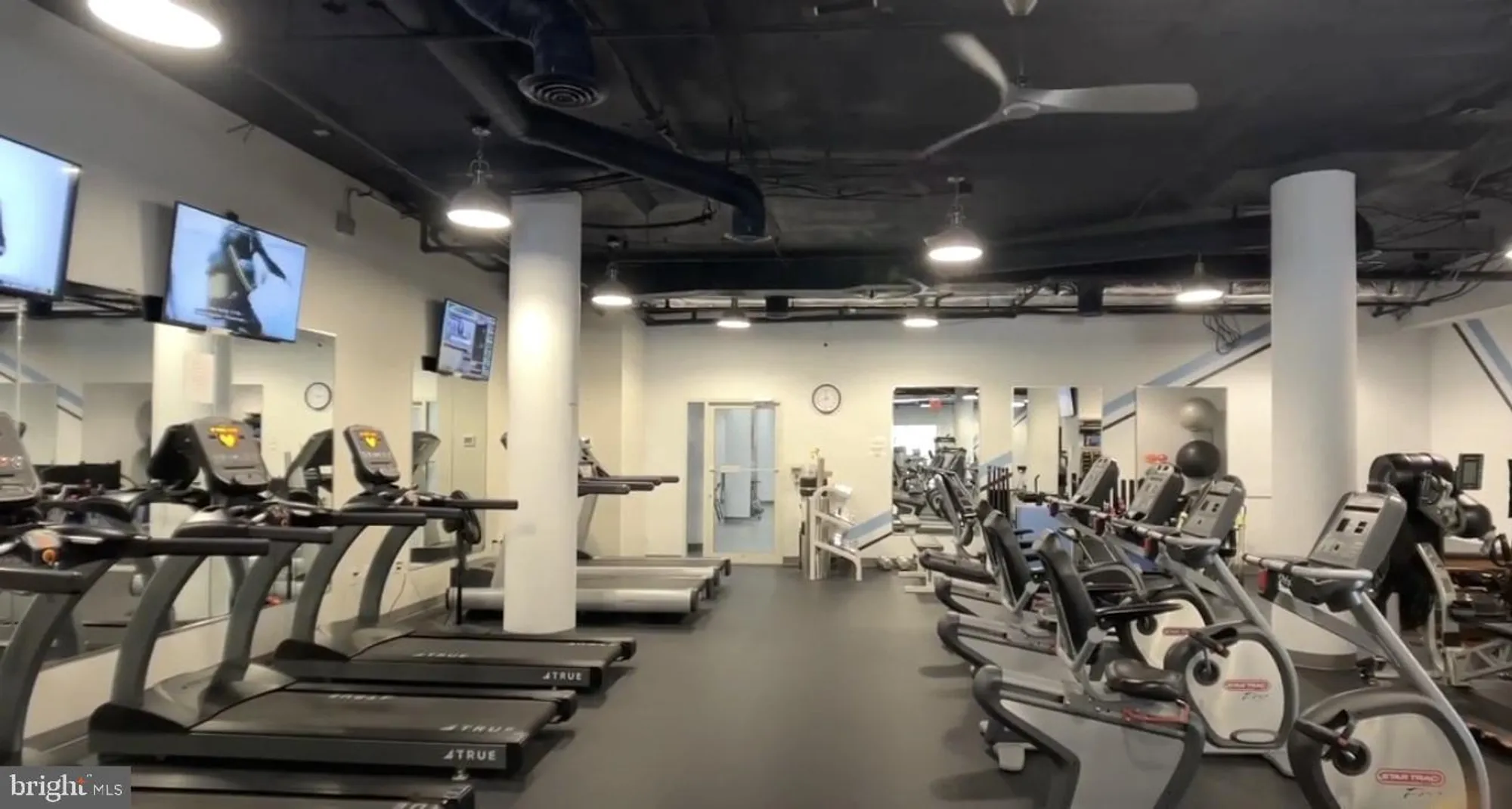 Property Slideshow image 34 of 42 | 19385 cypress ridge ter unit 920, Leesburg, VA, 20176