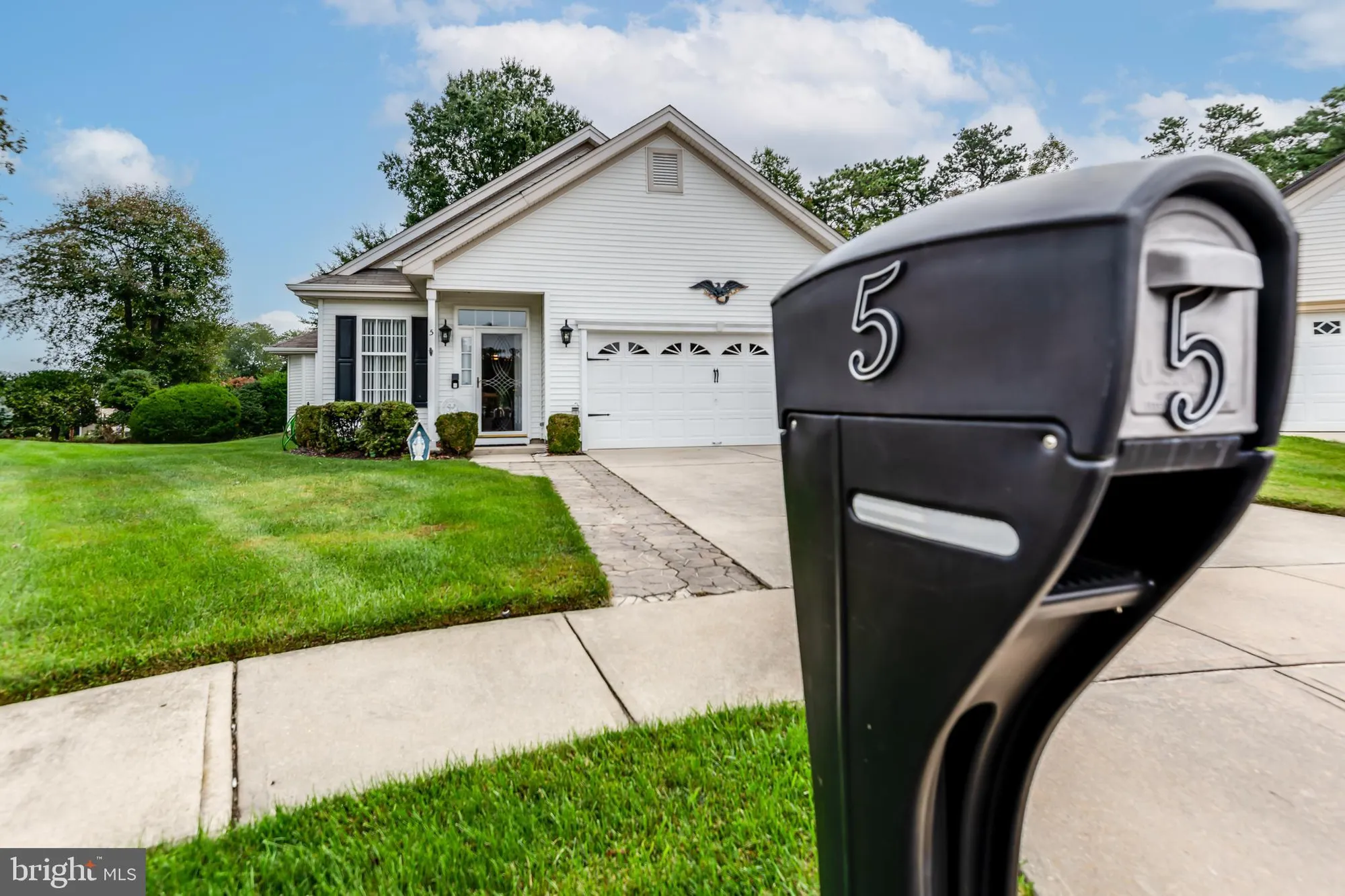 Property Slideshow image 26 of 33 | 5 dutchess ct, Southampton, NJ, 08088