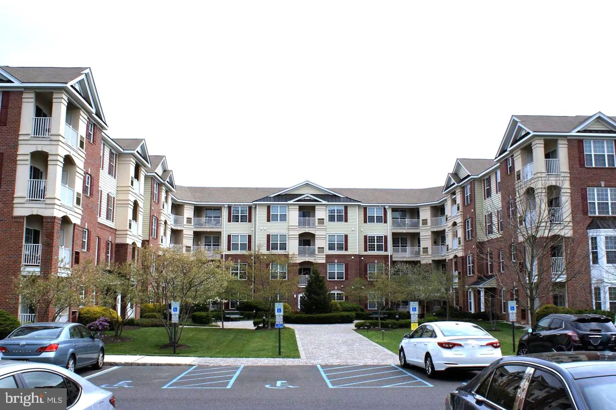 Property Slideshow image 23 of 34 | 1121 colts cir p, Lawrenceville, NJ, 08648