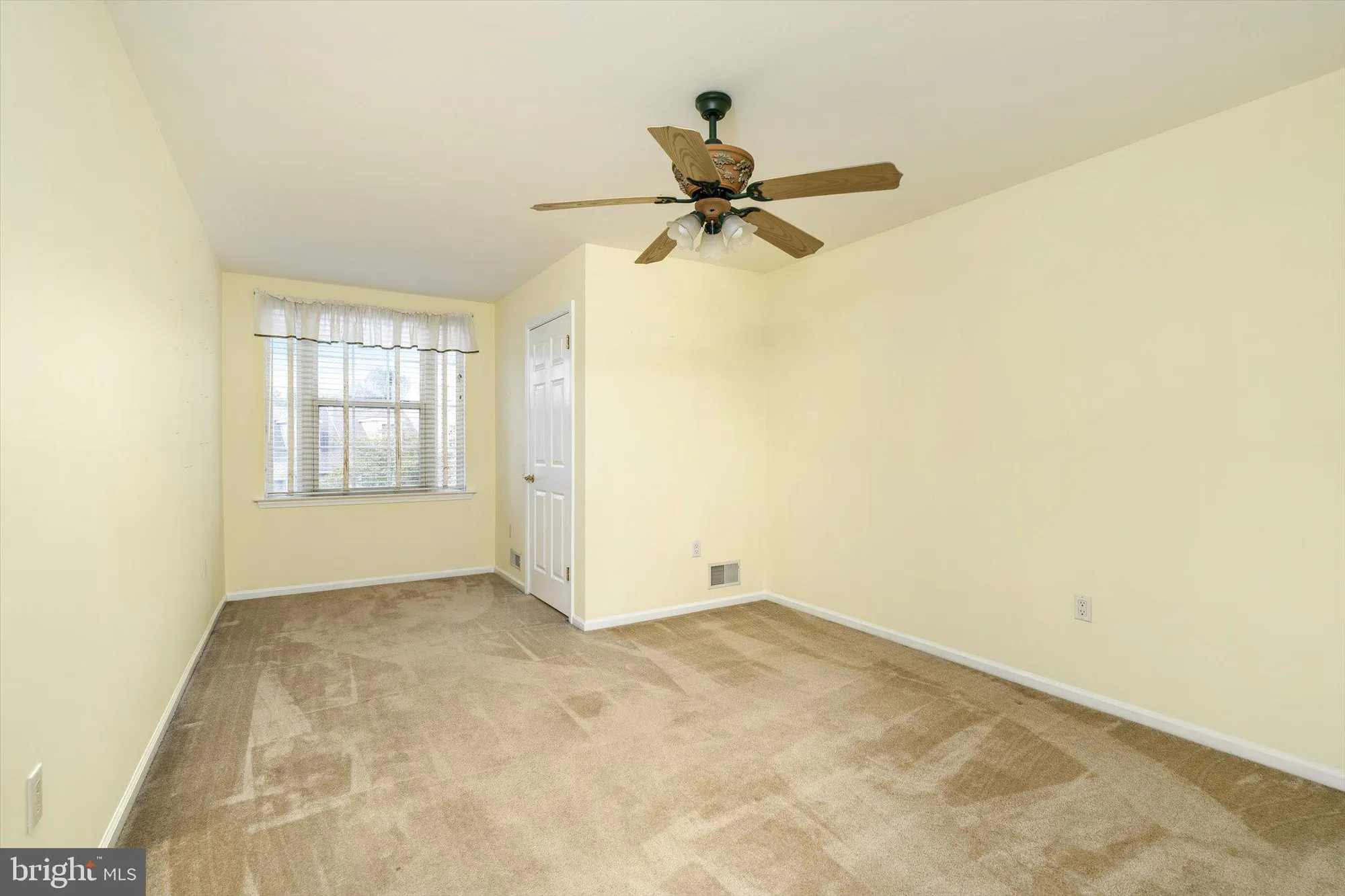 Property Slideshow image 28 of 46 | 120 kingston blvd, Hamilton, NJ, 08690