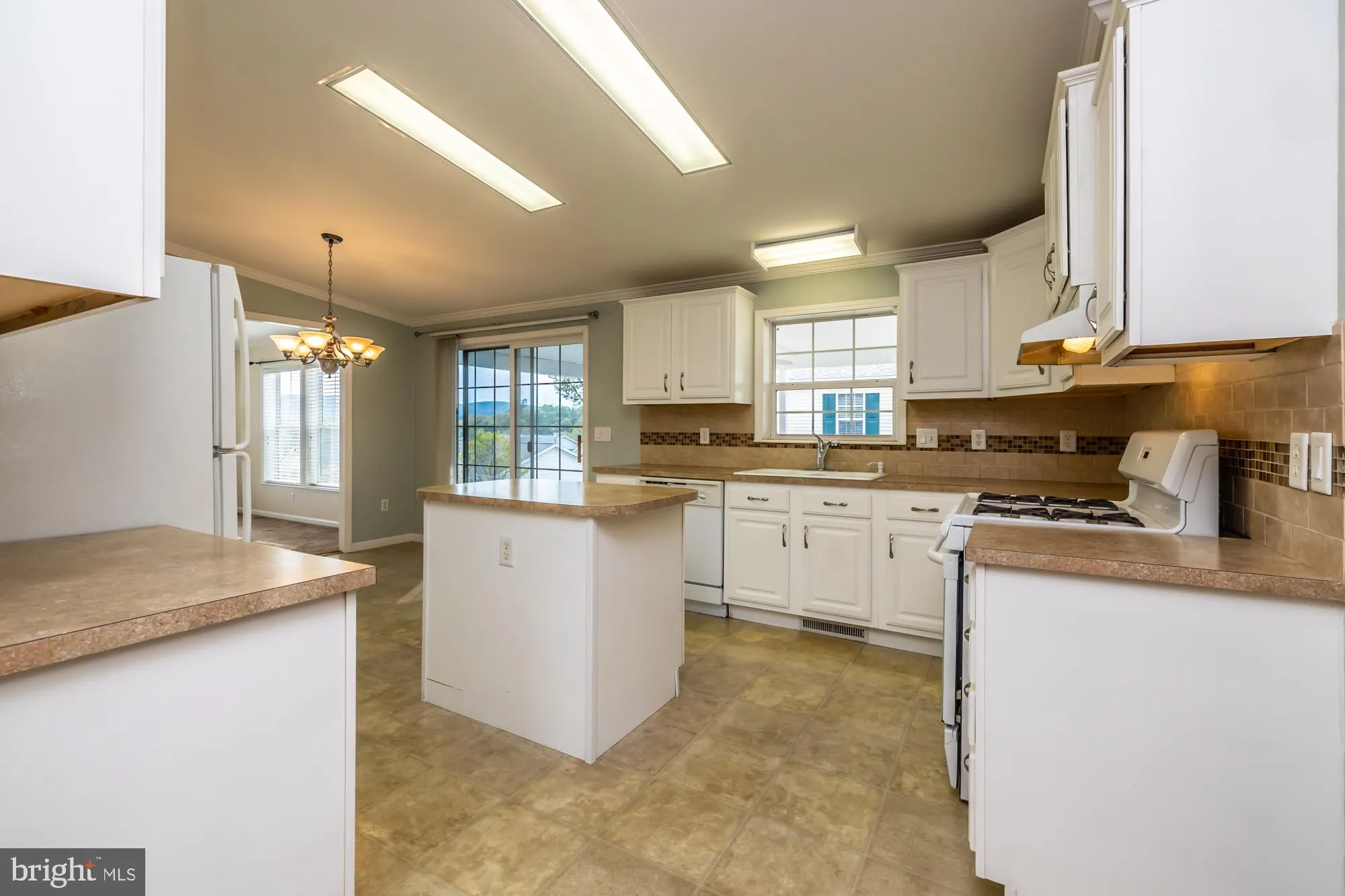 Property Slideshow image 16 of 45 | 81 westin rd, Douglassville, PA, 19518