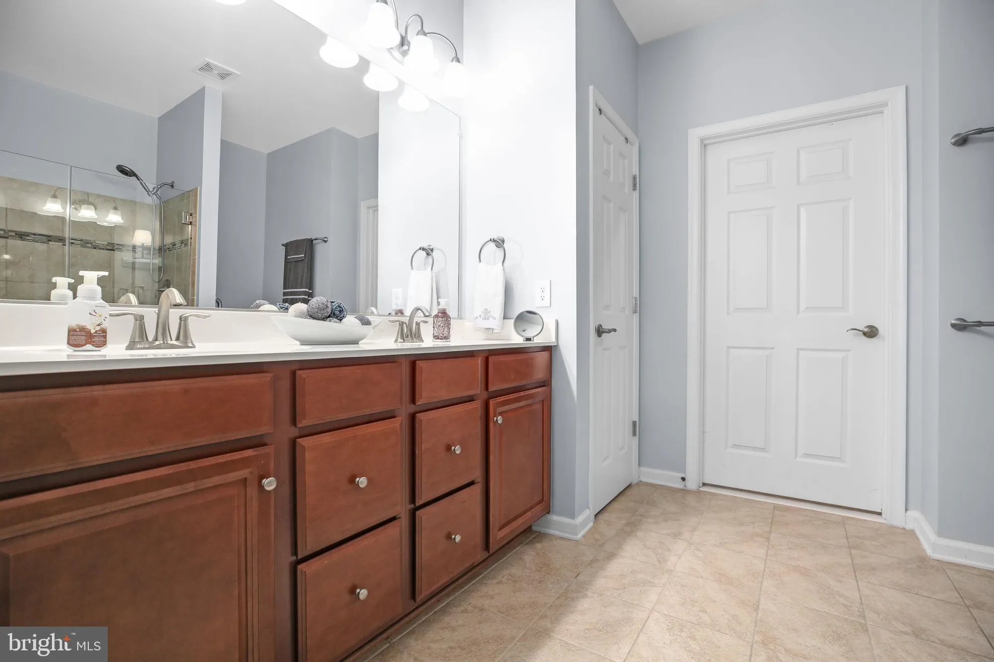 Property Slideshow image 14 of 32 | 183 long point dr, Fredericksburg, VA, 22406