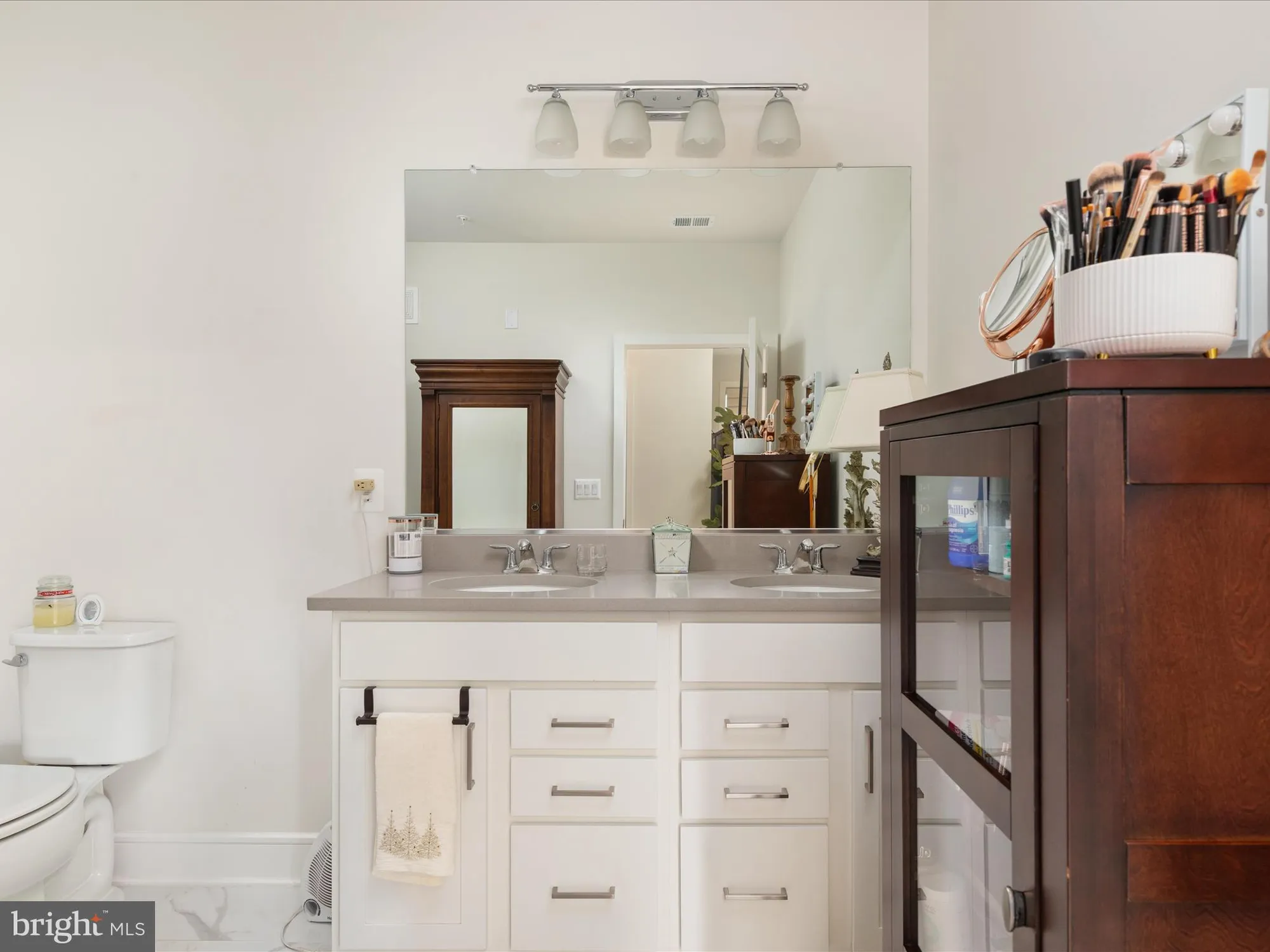 Property Slideshow image 24 of 35 | 42920 firefly sonata ter unit 307, Ashburn, VA, 20148