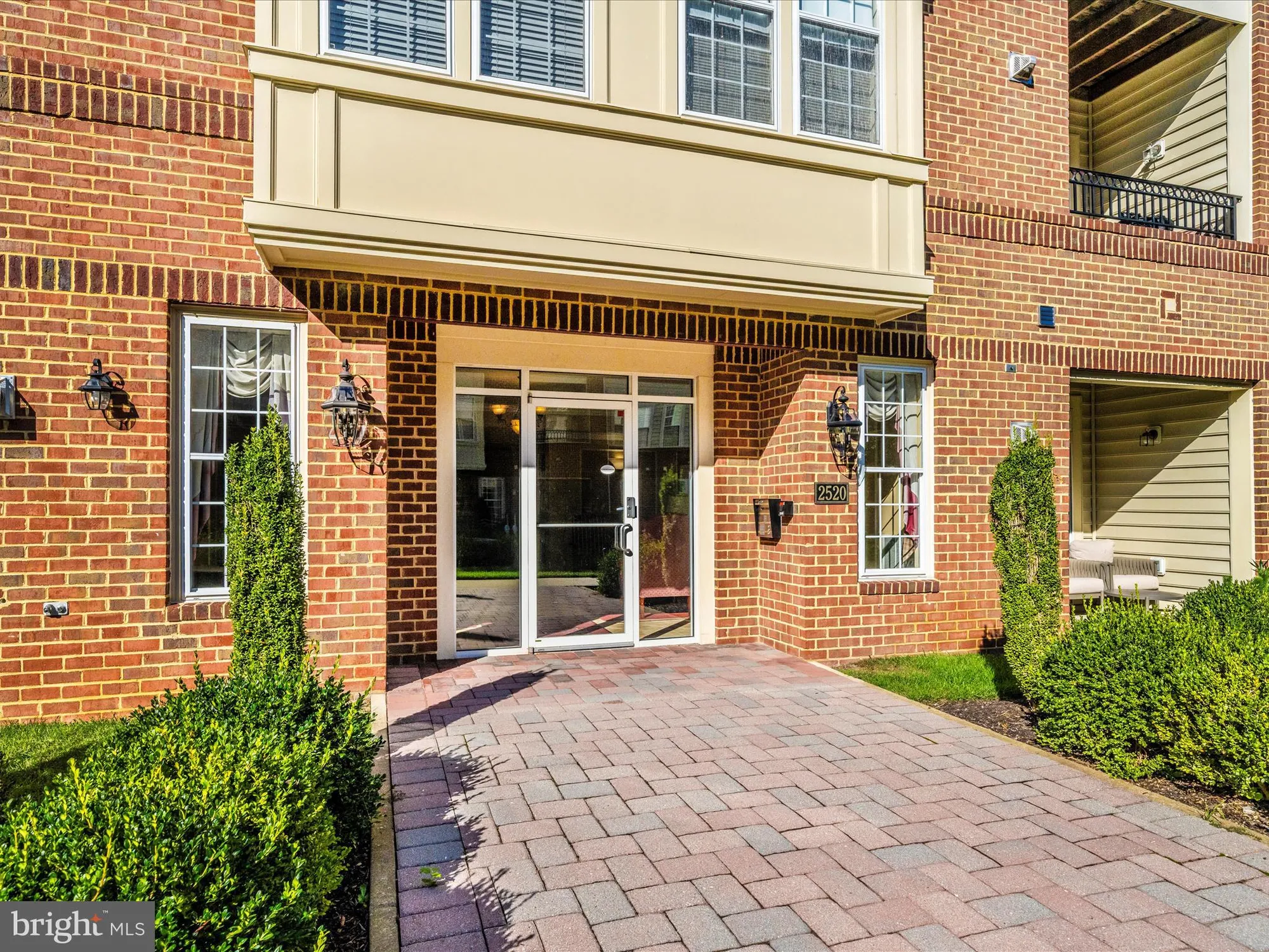 Property Slideshow image 4 of 62 | 2520 kensington gdns unit 401, Ellicott City, MD, 21043
