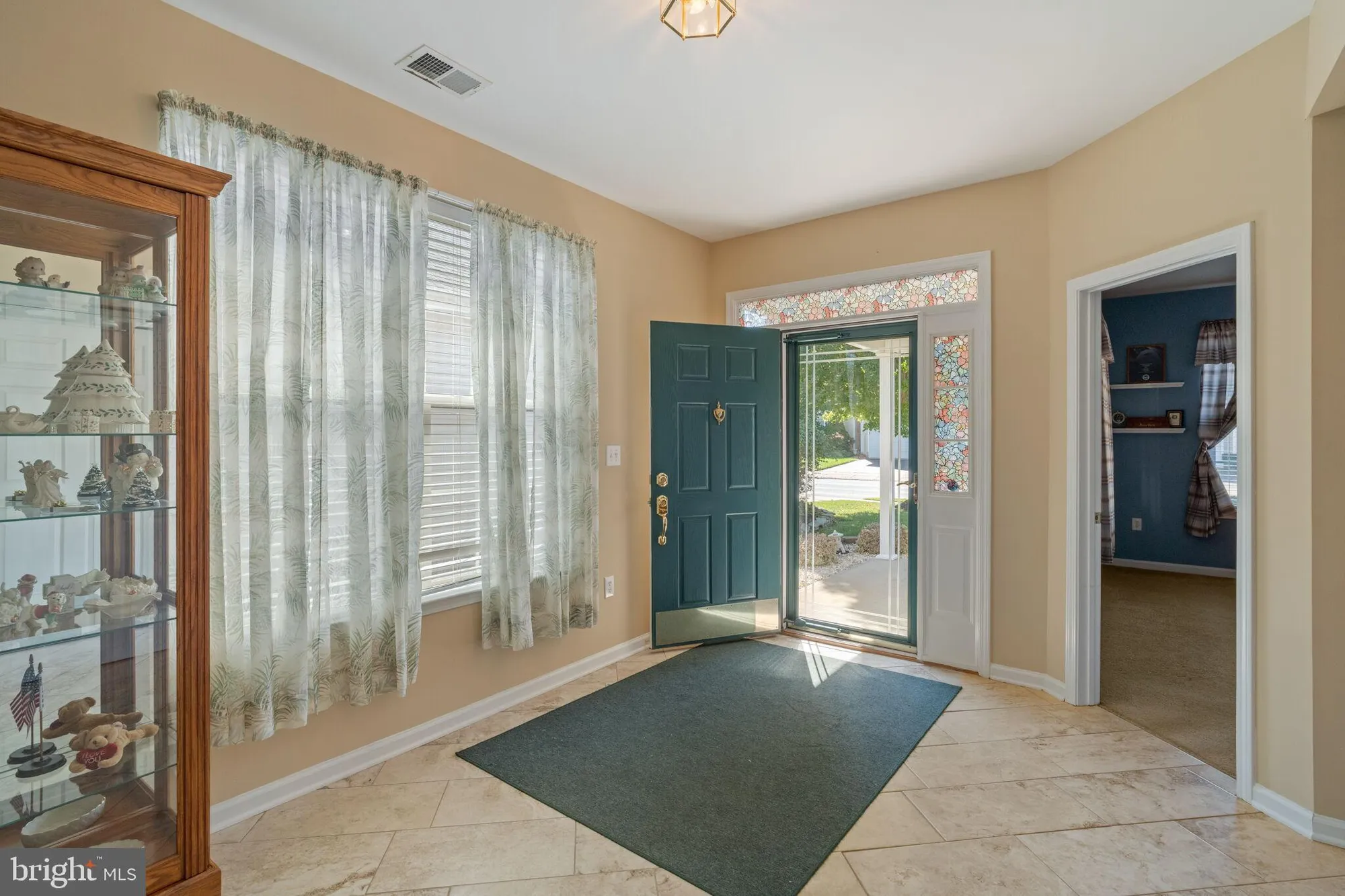 Property Slideshow image 15 of 77 | 6 mountain stream ct, Barnegat, NJ, 08005