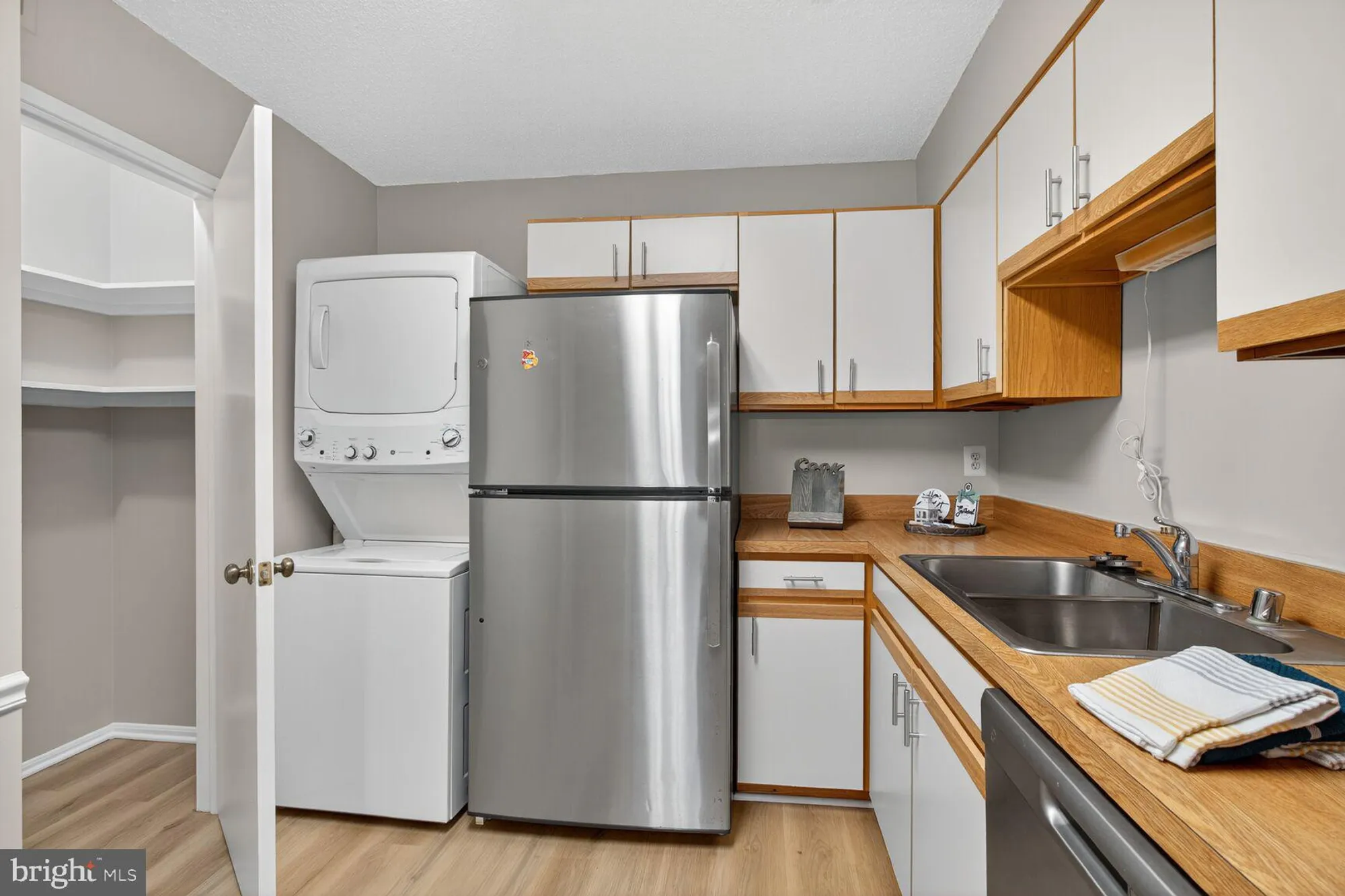 Property Slideshow image 13 of 43 | 15115 interlachen dr 3-802, Silver Spring, MD, 20906
