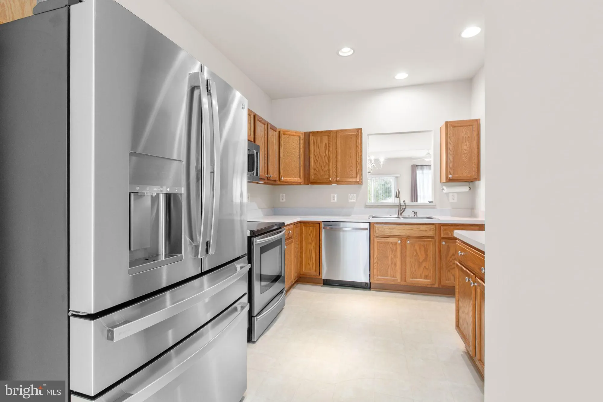 Property Slideshow image 16 of 53 | 304 bridgewater cir, Fredericksburg, VA, 22406