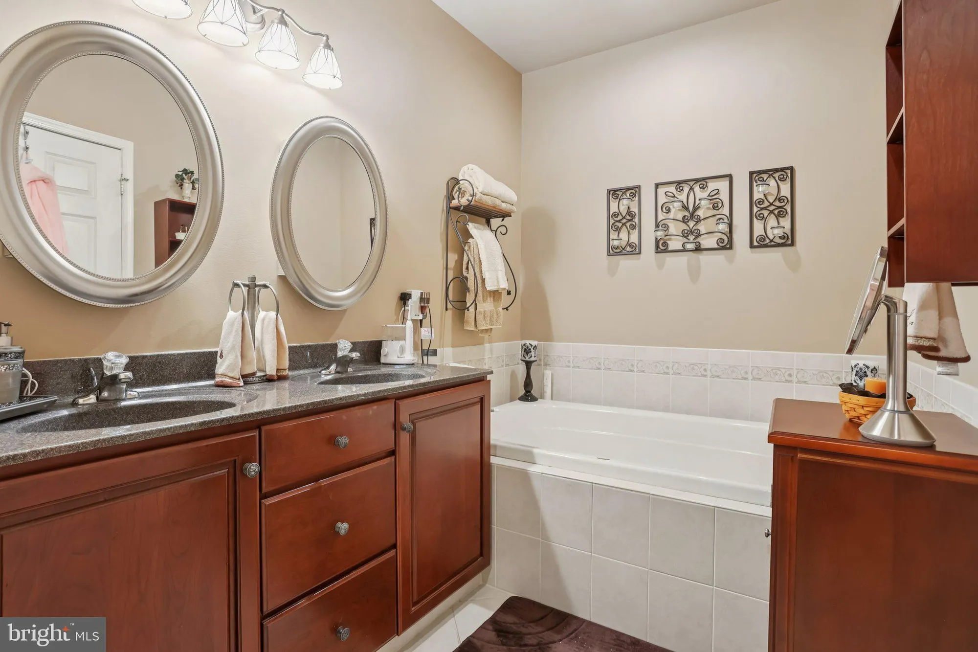 Property Slideshow image 19 of 35 | 100 villa dr 224, Warminster, PA, 18974