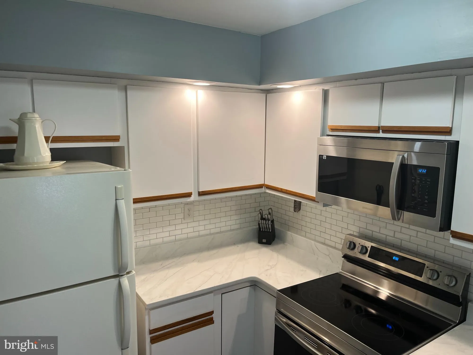 Property Slideshow image 4 of 30 | 53 finchley ct, Southampton, NJ, 08088