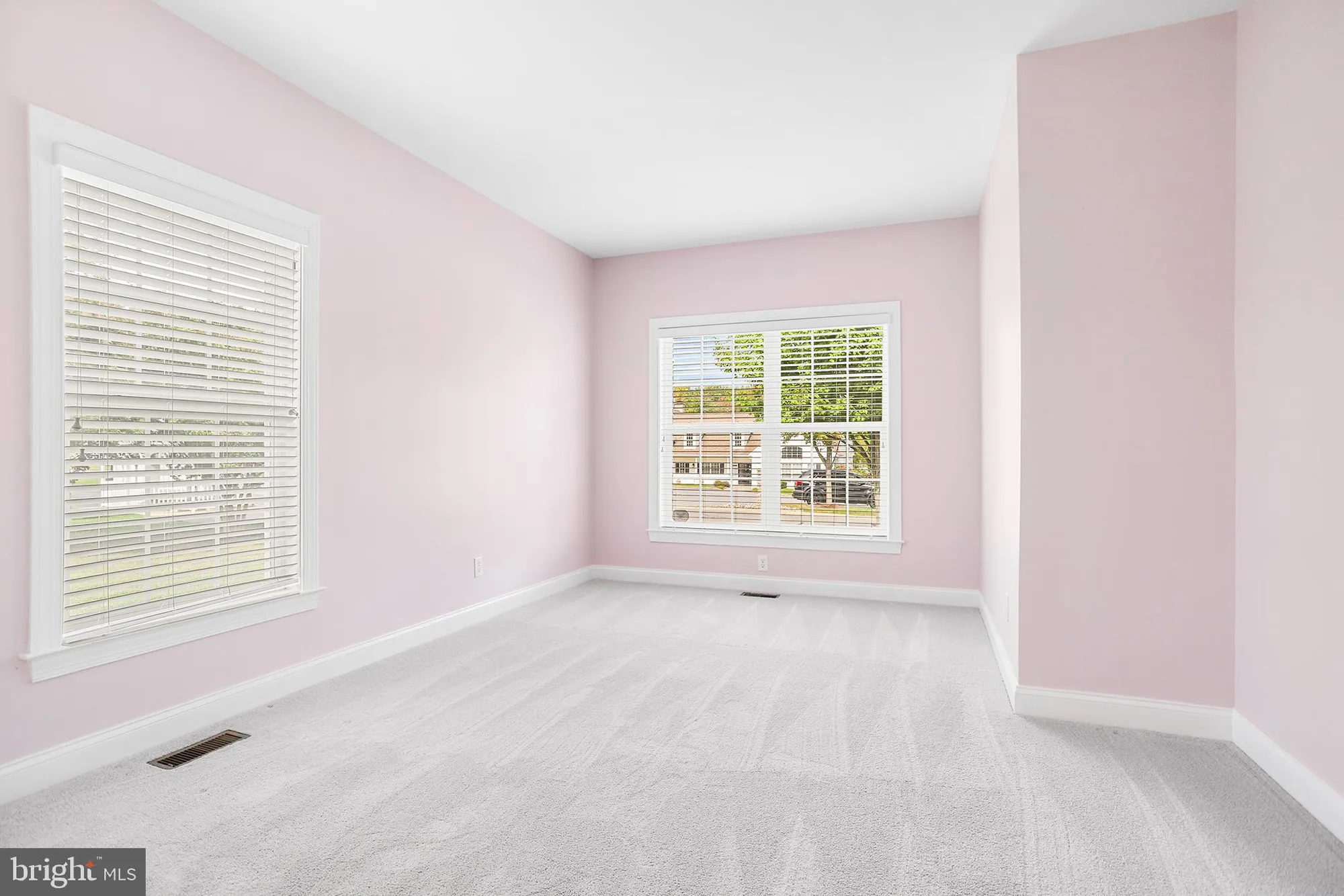 Property Slideshow image 19 of 32 | 1063 belmont ln, Garnet Valley, PA, 19060