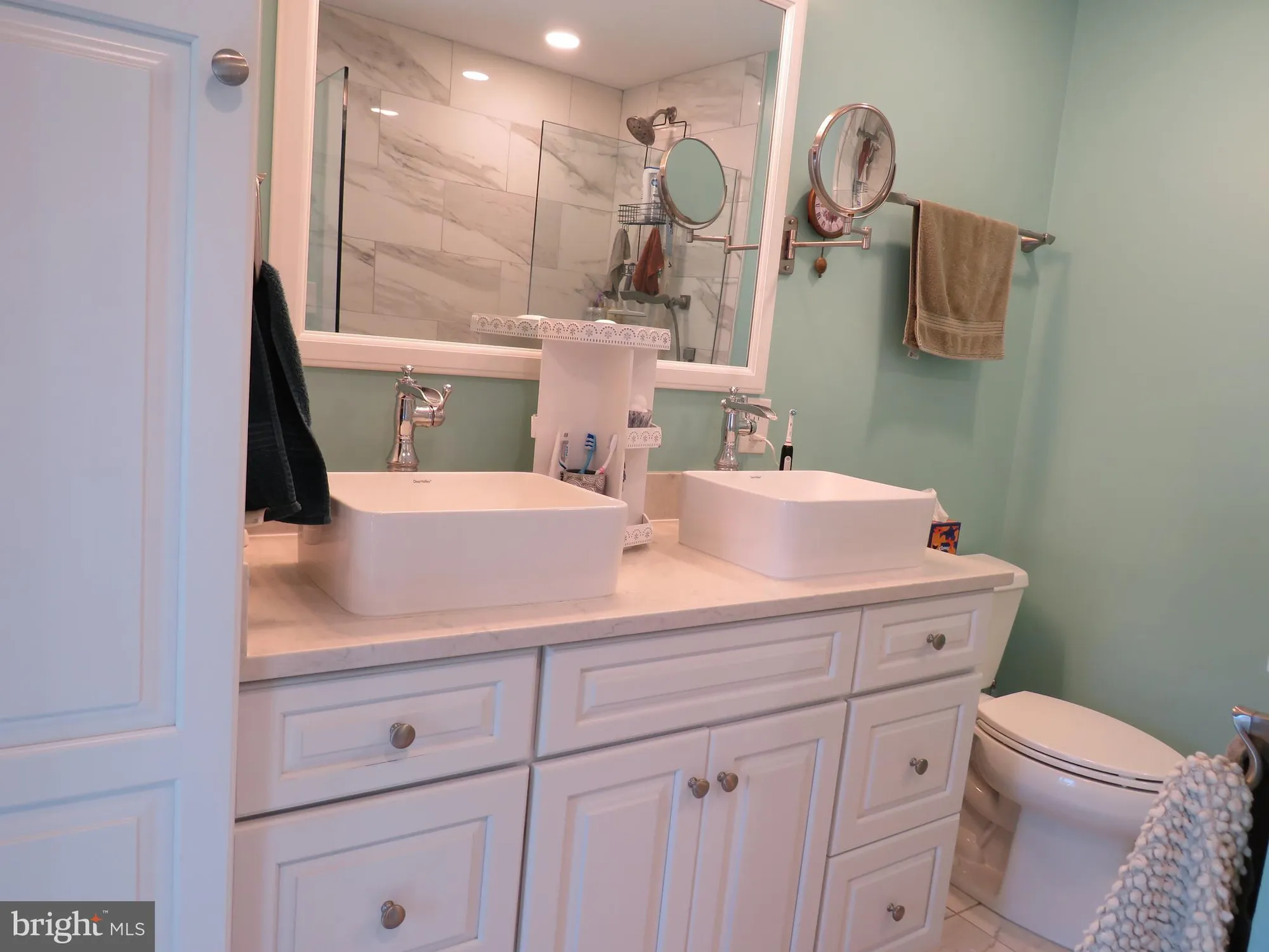 Property Slideshow image 28 of 37 | 183 spring meadow cir, New Hope, PA, 18938