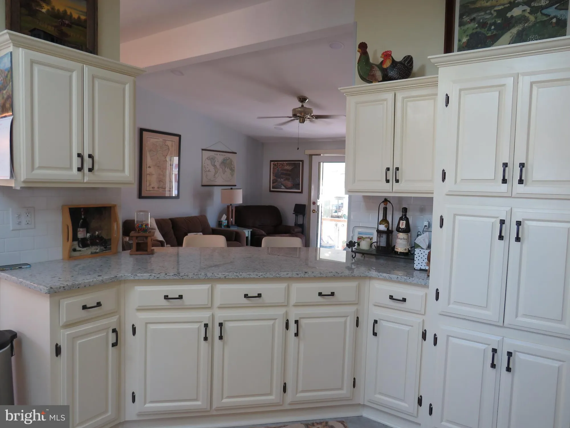 Property Slideshow image 10 of 37 | 183 spring meadow cir, New Hope, PA, 18938