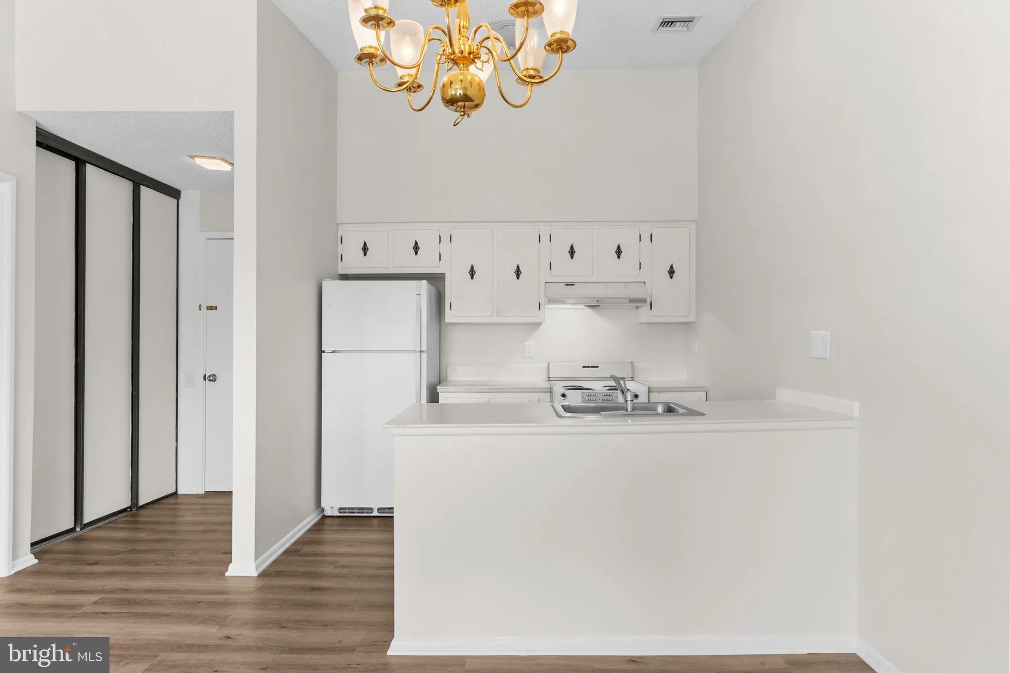 Property Slideshow image 12 of 25 | 278 crosse dr apt 3g, Monroe Twp, NJ, 08831