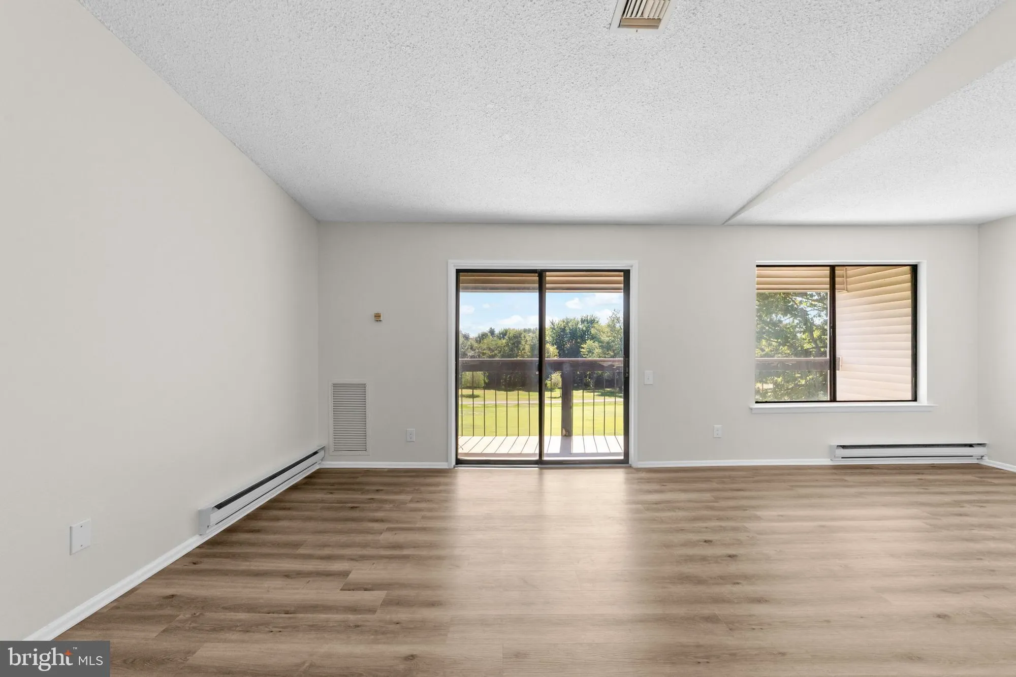 Property Slideshow image 16 of 25 | 278 crosse dr apt 3g, Monroe Twp, NJ, 08831