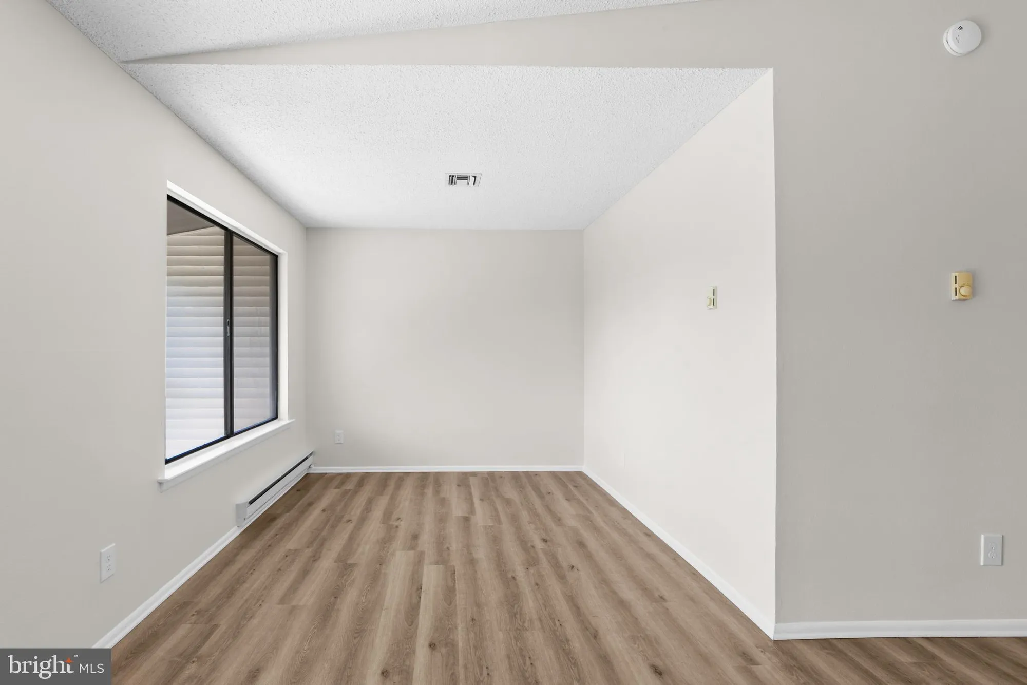 Property Slideshow image 18 of 25 | 278 crosse dr apt 3g, Monroe Twp, NJ, 08831