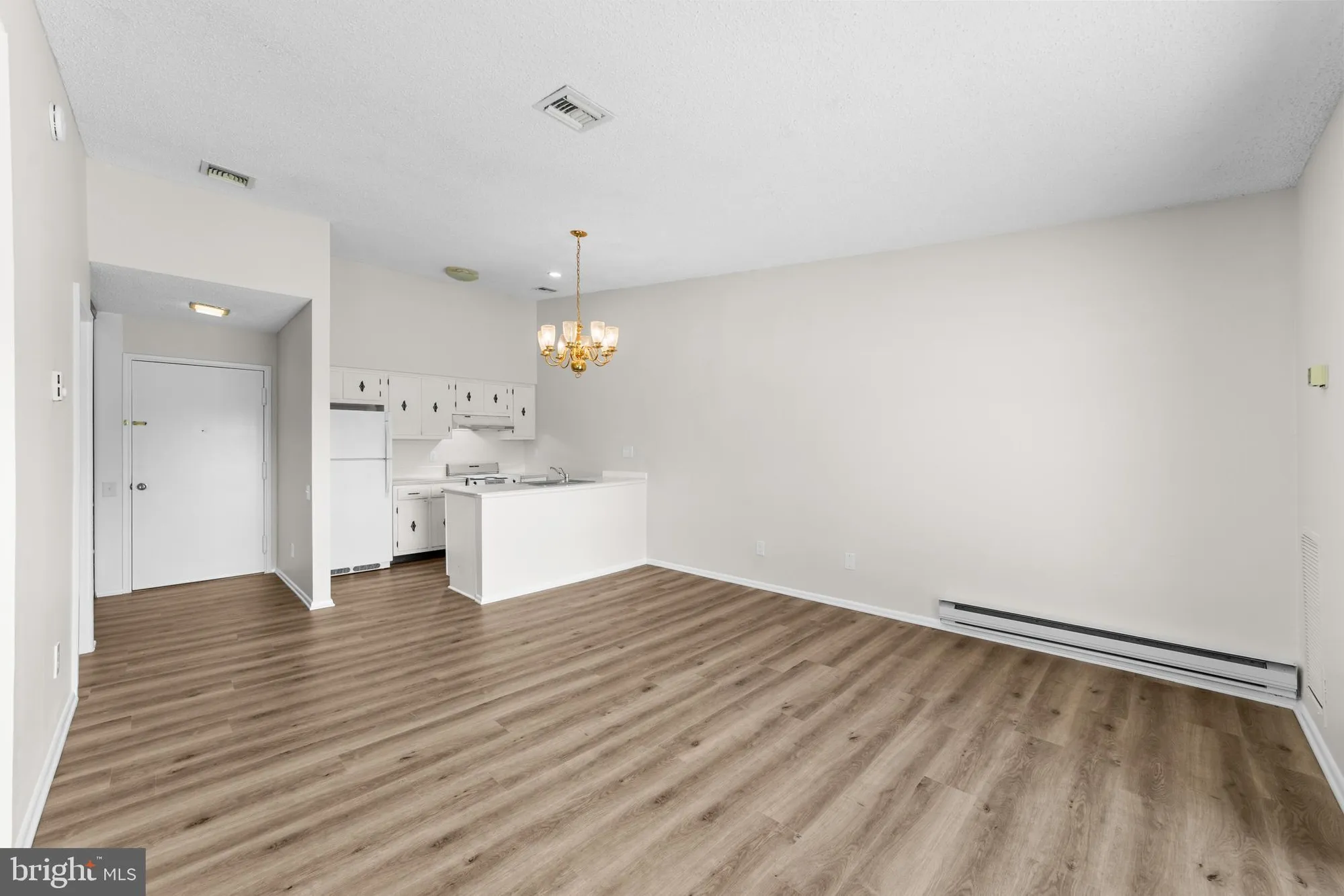 Property Slideshow image 19 of 25 | 278 crosse dr apt 3g, Monroe Twp, NJ, 08831