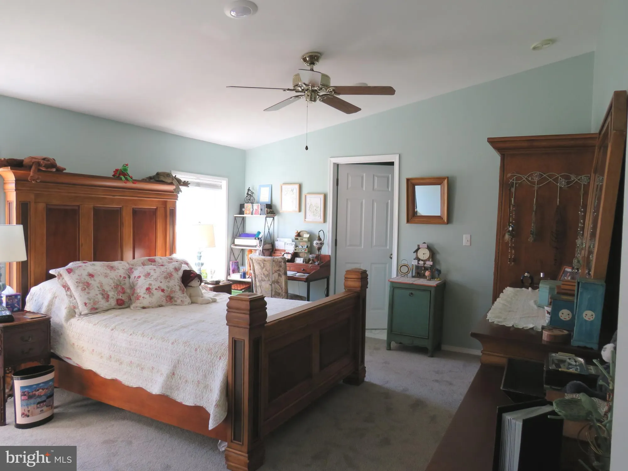 Property Slideshow image 22 of 37 | 183 spring meadow cir, New Hope, PA, 18938