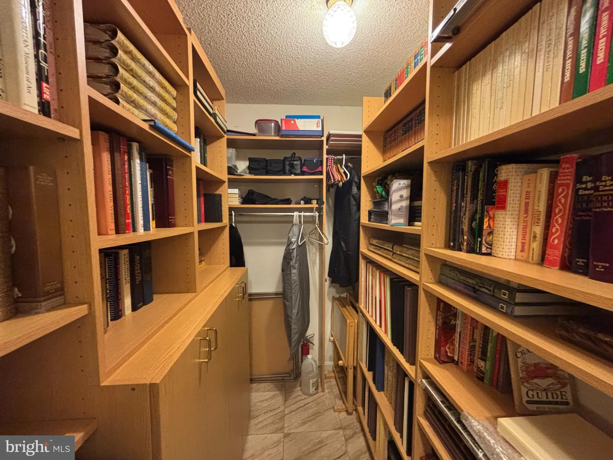 Property Slideshow image 8 of 23 | 14801 pennfield cir 412, Silver Spring, MD, 20906