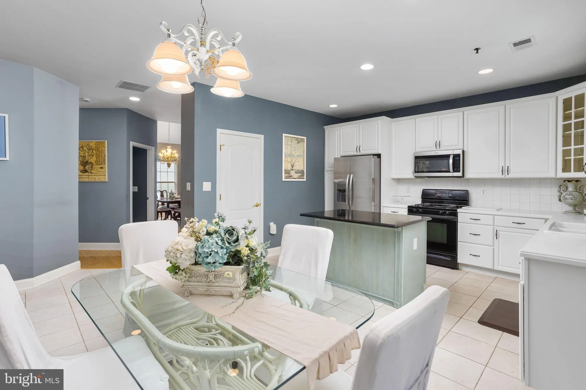 Property Slideshow image 11 of 33 | 75 honeyflower ln, Princeton Junction, NJ, 08550