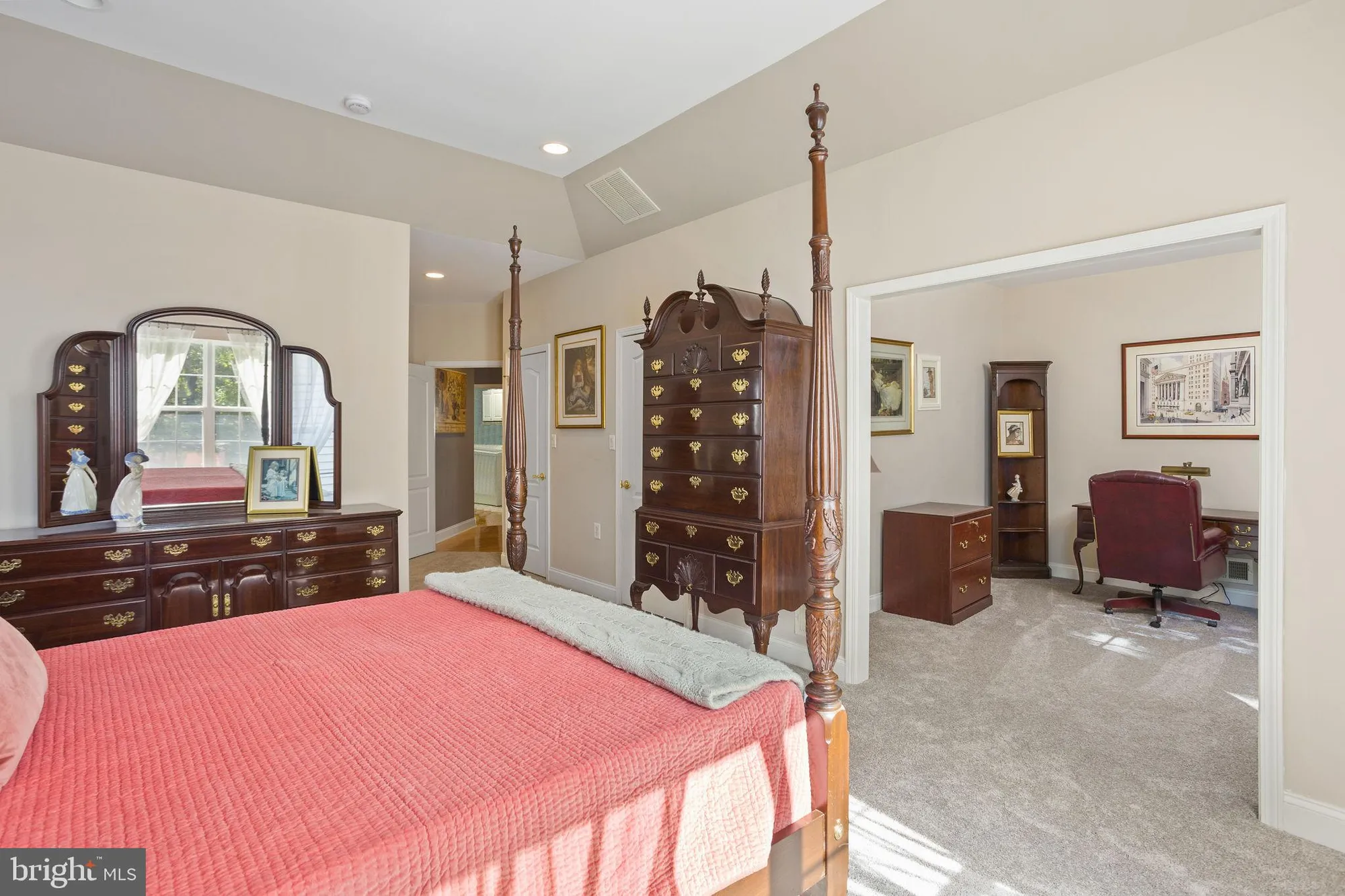 Property Slideshow image 19 of 33 | 75 honeyflower ln, Princeton Junction, NJ, 08550