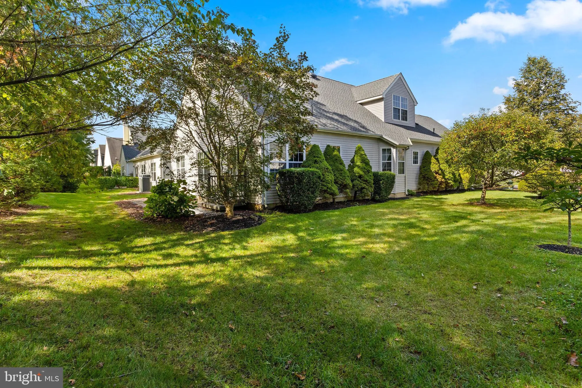 Property Slideshow image 31 of 33 | 75 honeyflower ln, Princeton Junction, NJ, 08550